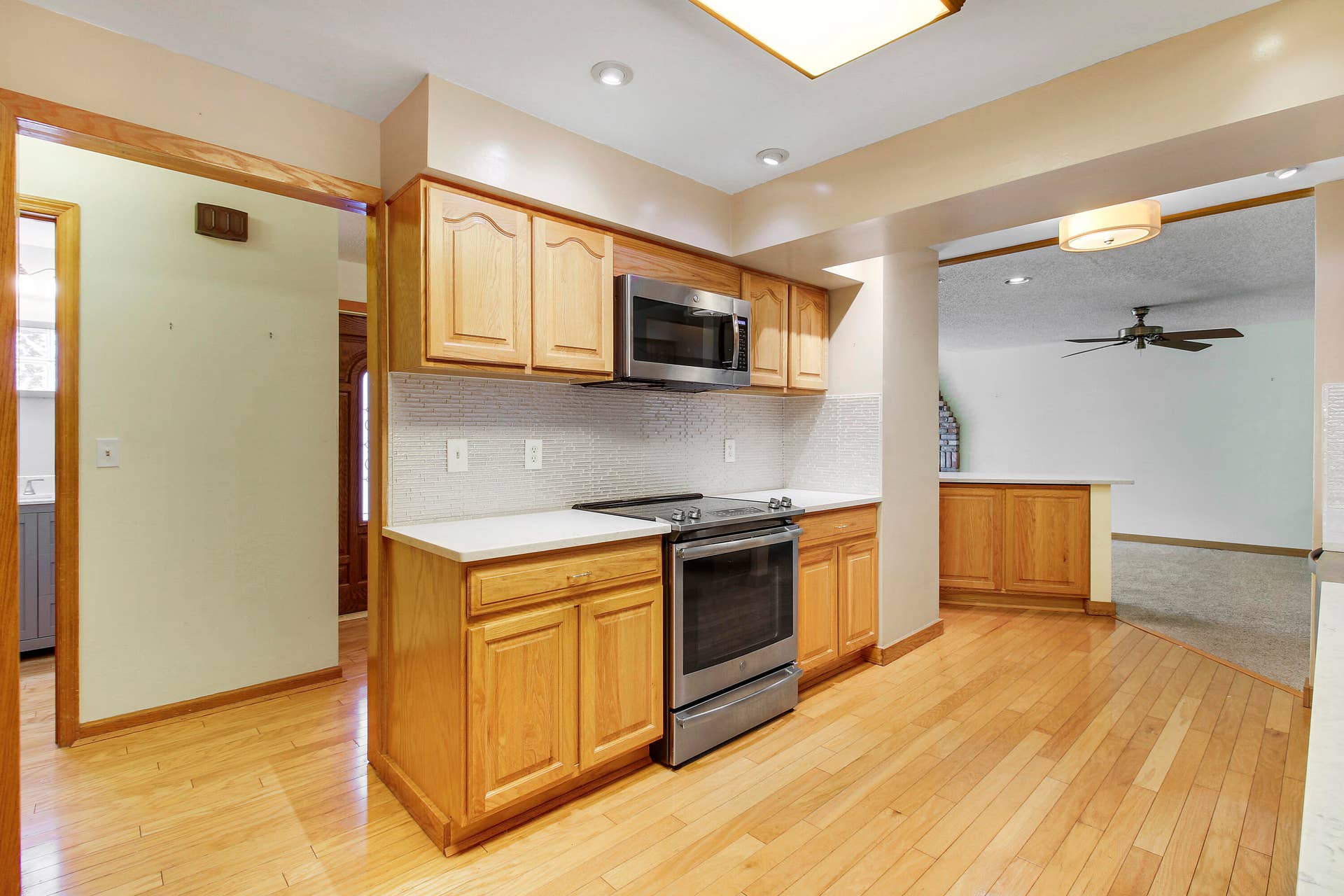 5673 OLD ORANGE Road, Jupiter, FL 33458 Easy access to living room and formal dining room