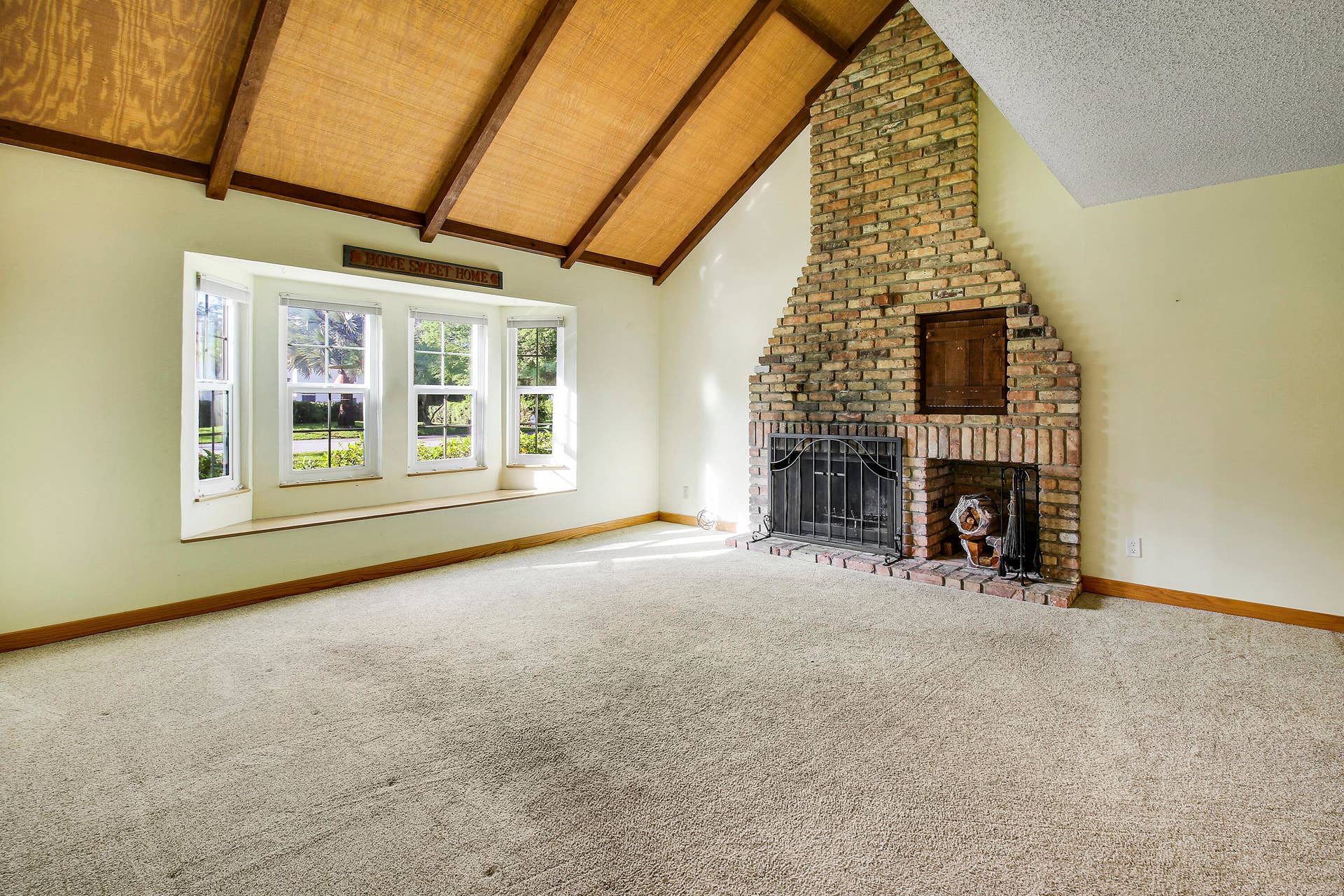 5673 OLD ORANGE Road, Jupiter, FL 33458 Living Room