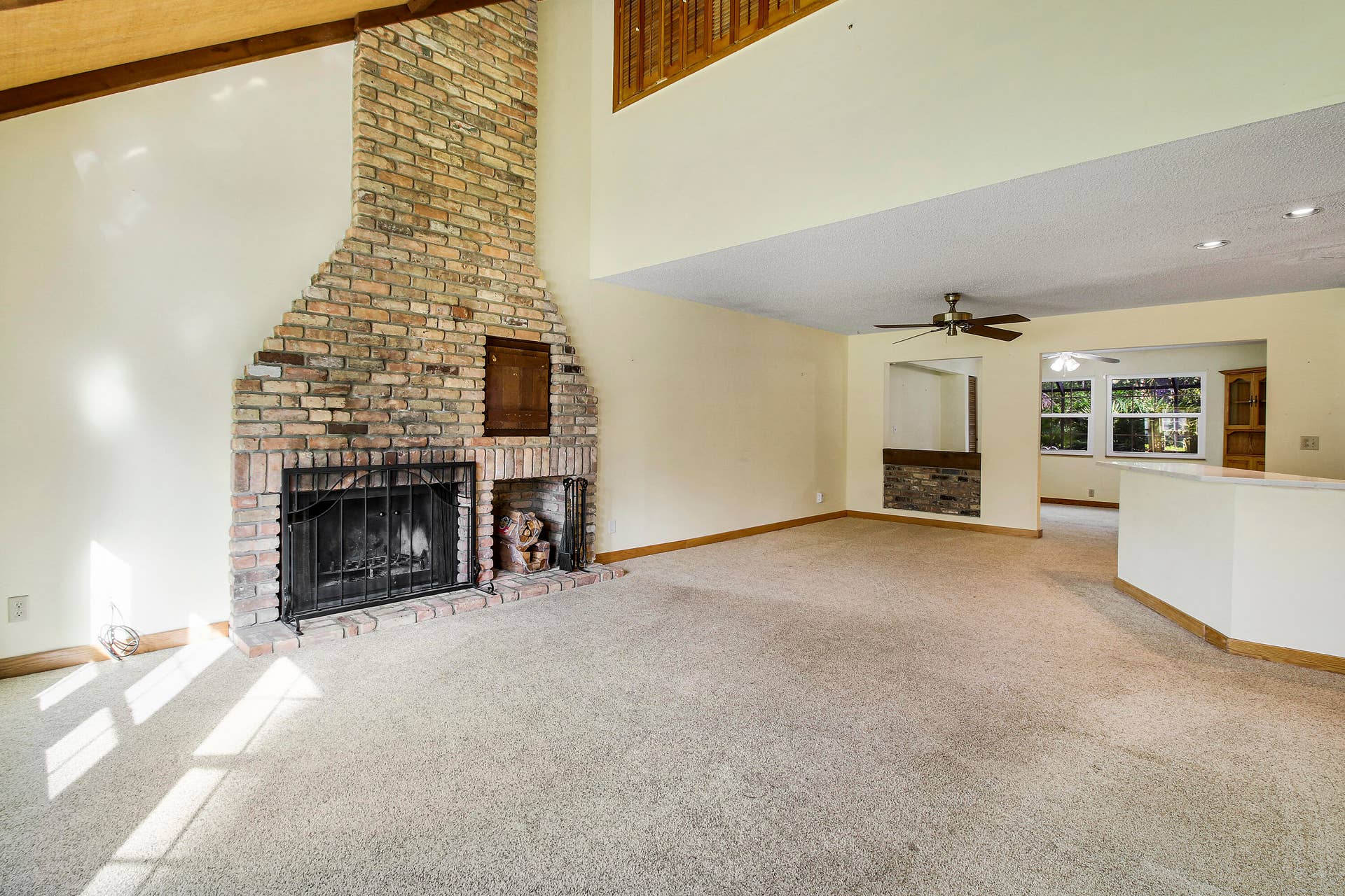 5673 OLD ORANGE Road, Jupiter, FL 33458 Living Room
