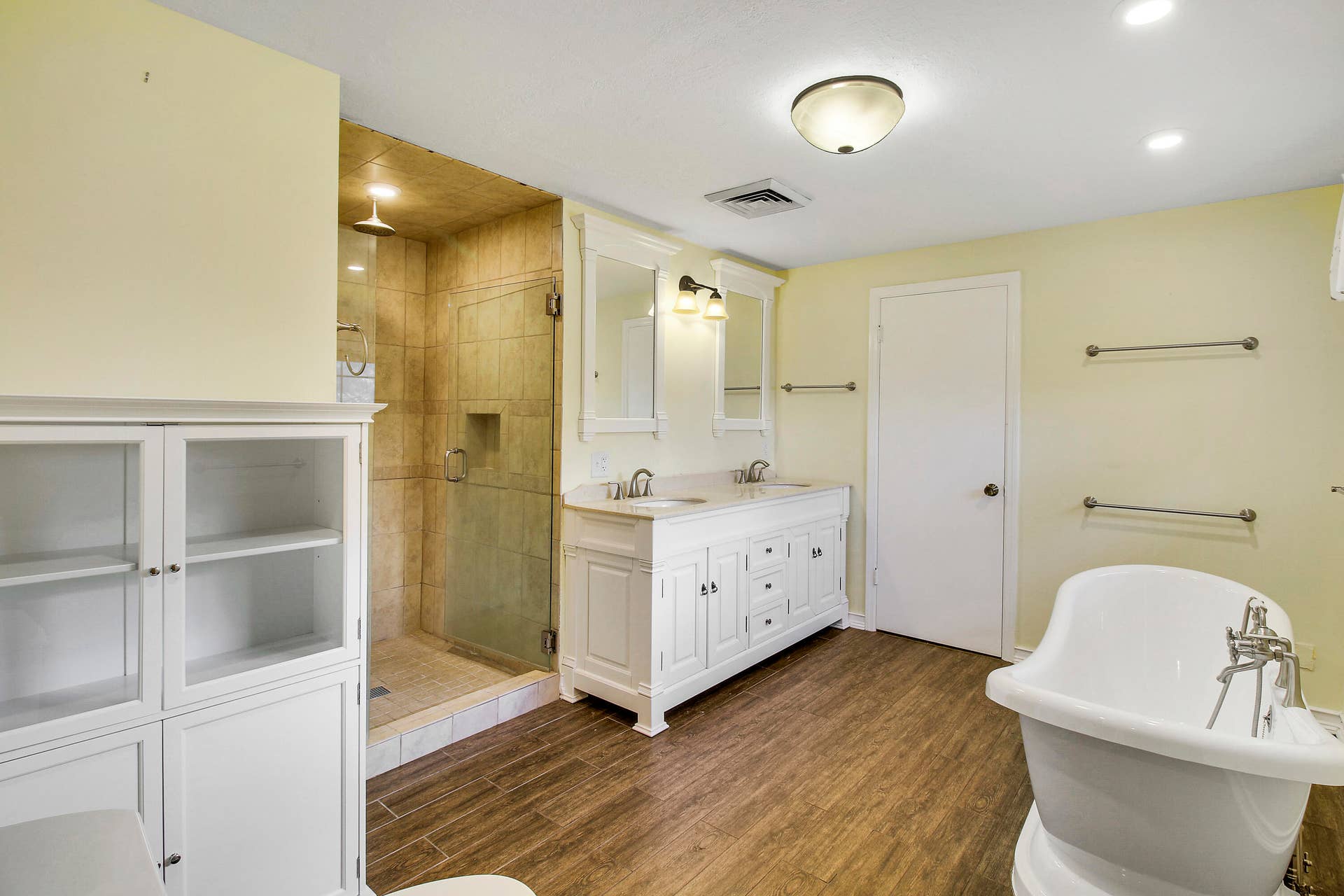 5673 OLD ORANGE Road, Jupiter, FL 33458 Upstairs Bathroom