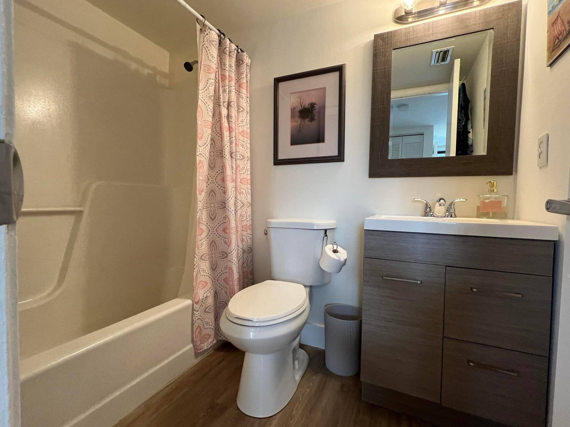 7281 Golf Colony Court, #203, Lake Worth, FL 33467 Tub/Shower Combination