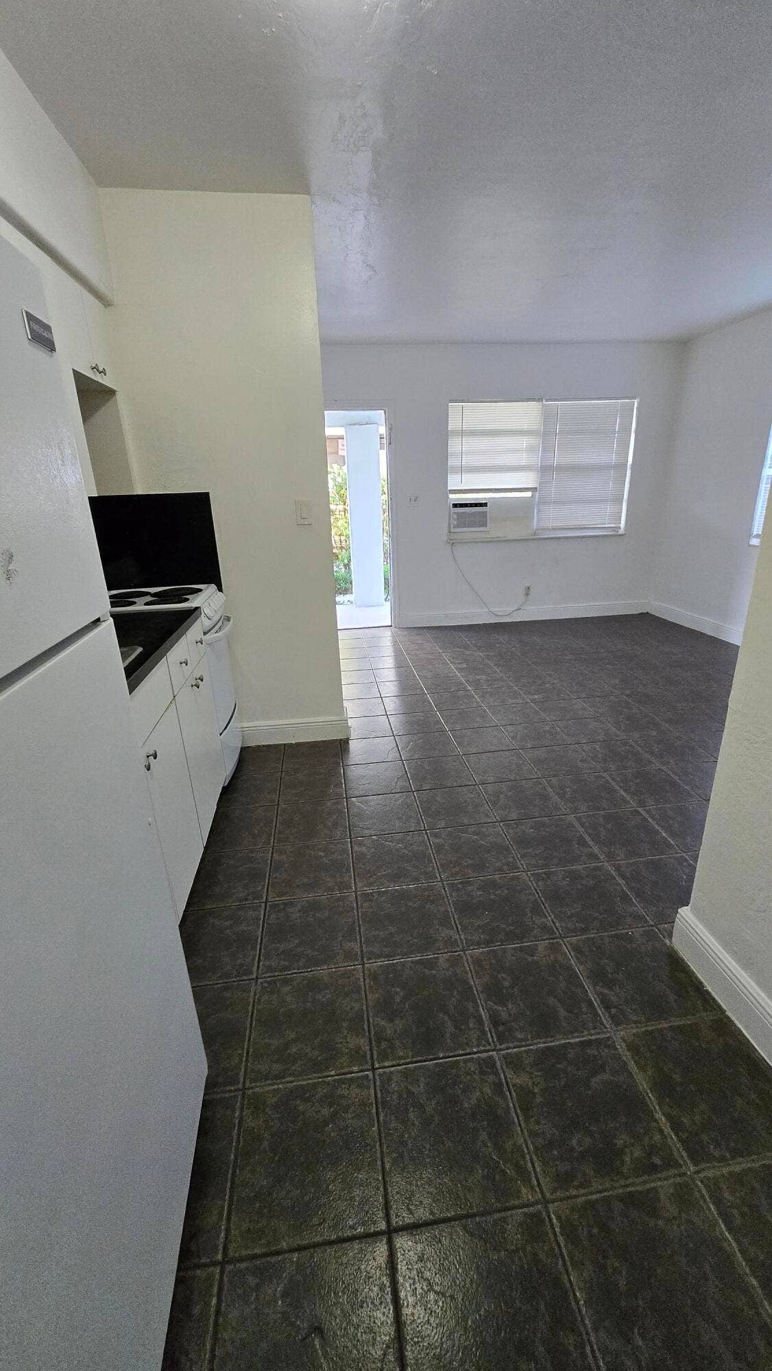 1012 NW 2ND Avenue, #4, Hallandale Beach, FL 33009 20250219_163231