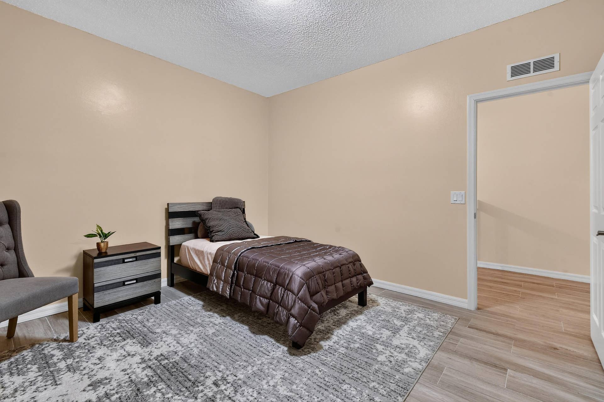 176OrangeDr(54)