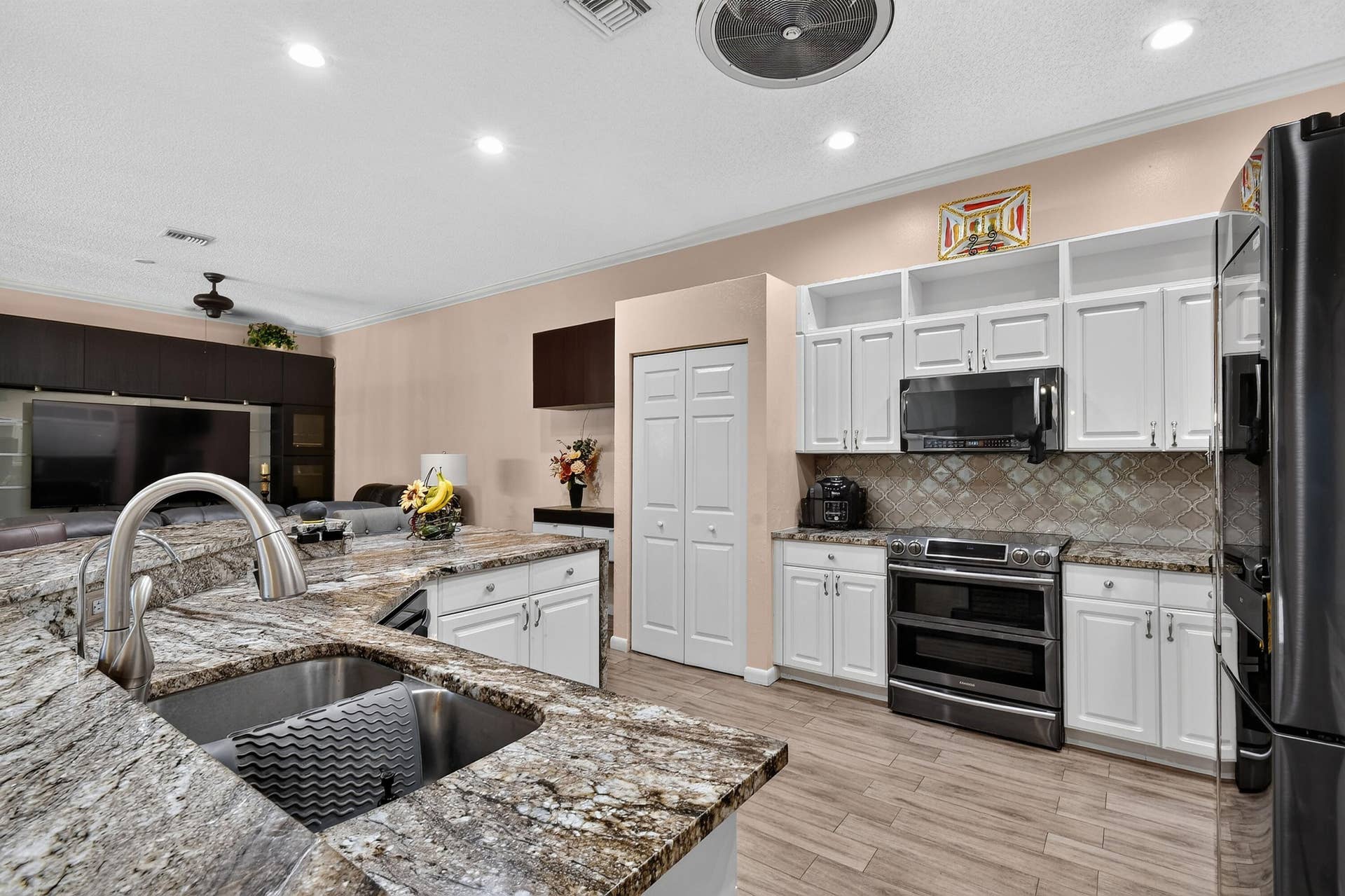 176OrangeDr(29)