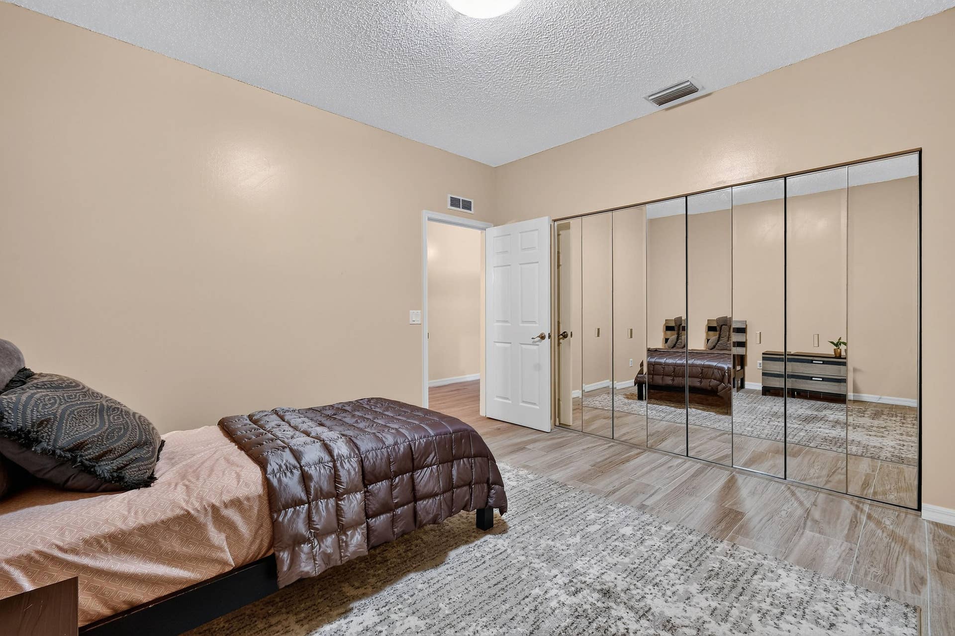 176OrangeDr(55)