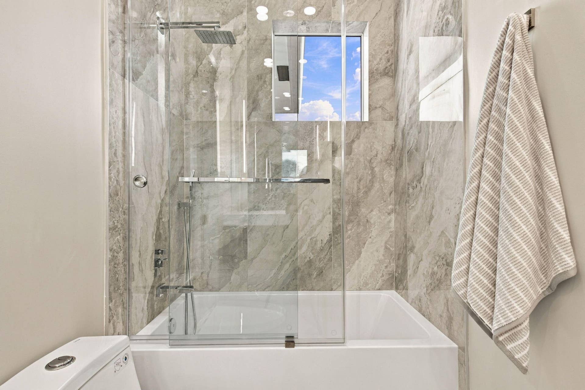 16132 Bridlewood Circle, Delray Beach, FL 33445 Bathroom