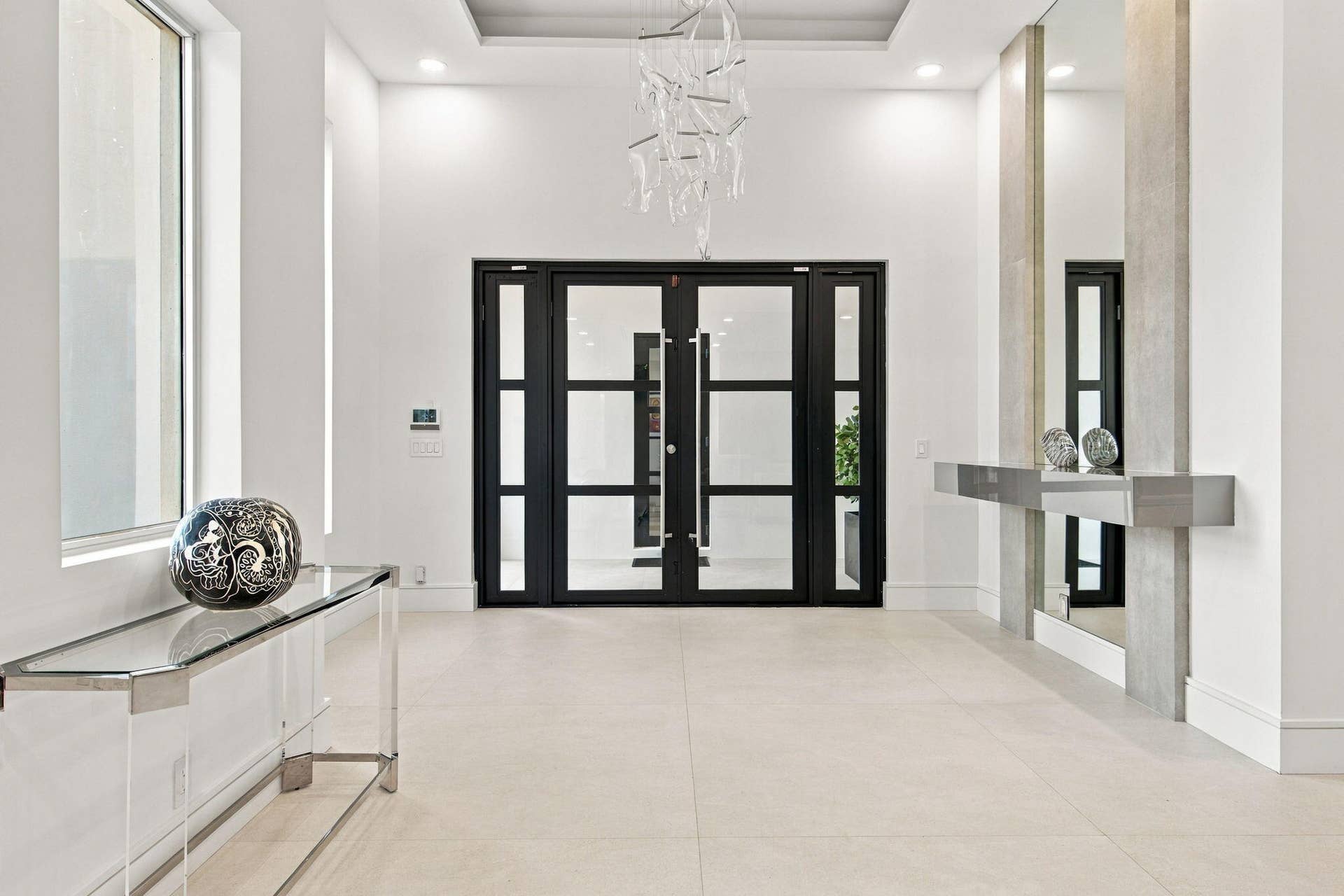 16132 Bridlewood Circle, Delray Beach, FL 33445 Foyer