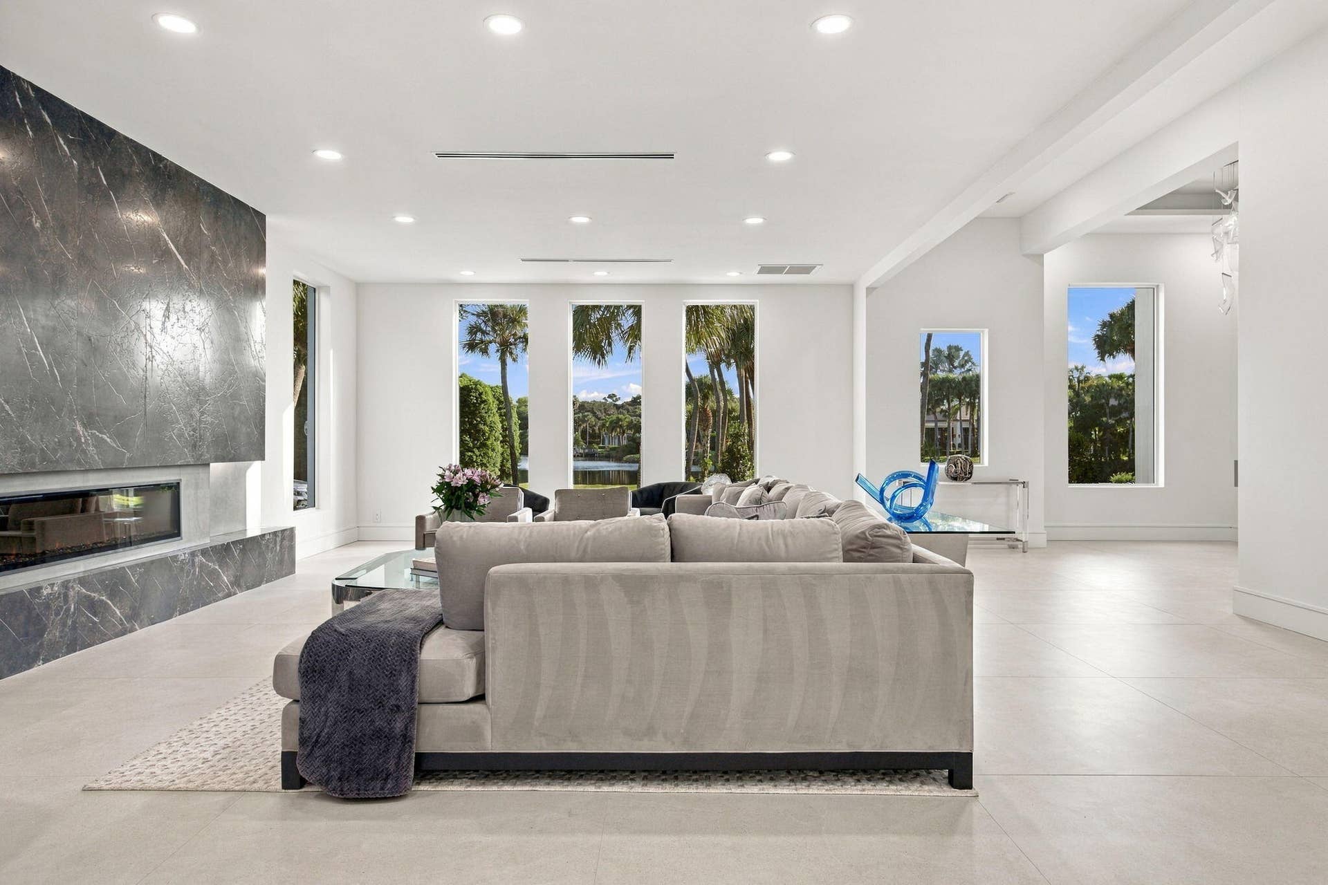 16132 Bridlewood Circle, Delray Beach, FL 33445 Living Room