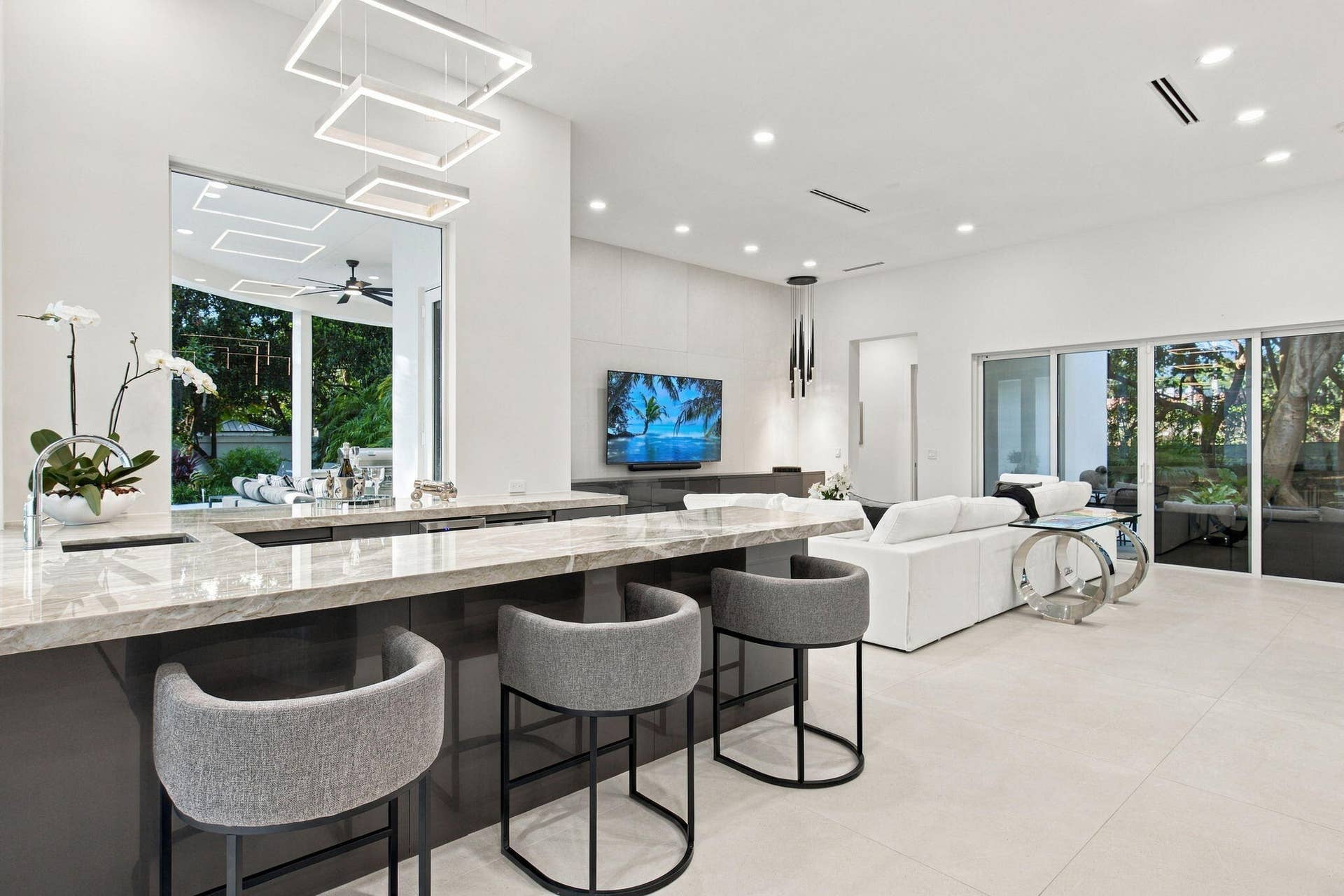16132 Bridlewood Circle, Delray Beach, FL 33445 Wet Bar