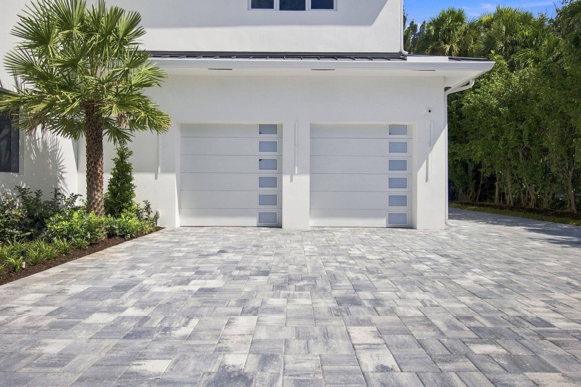 16132 Bridlewood Circle, Delray Beach, FL 33445 Garage