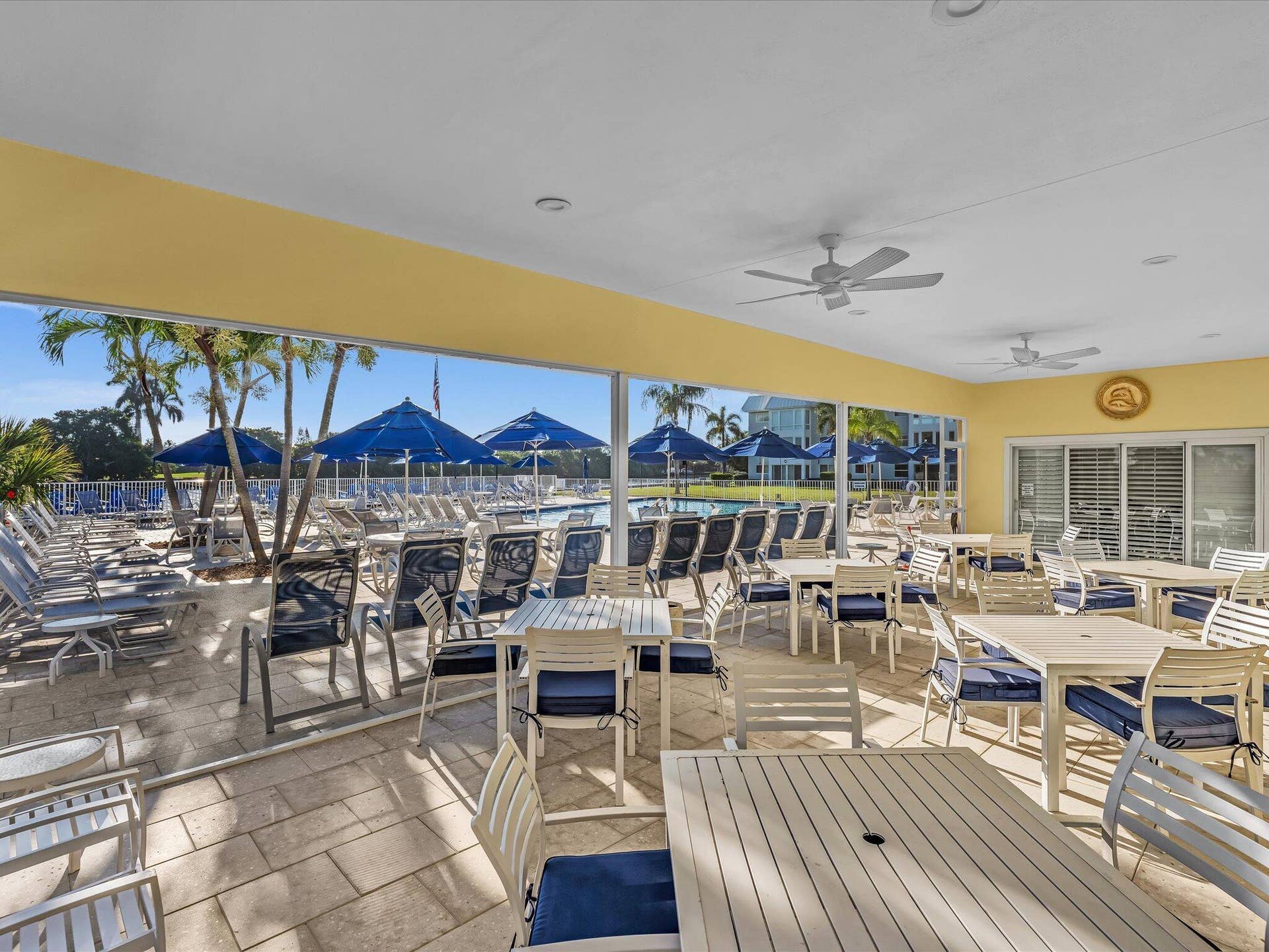 CLUBHOUSE SCREENED IN PATIO