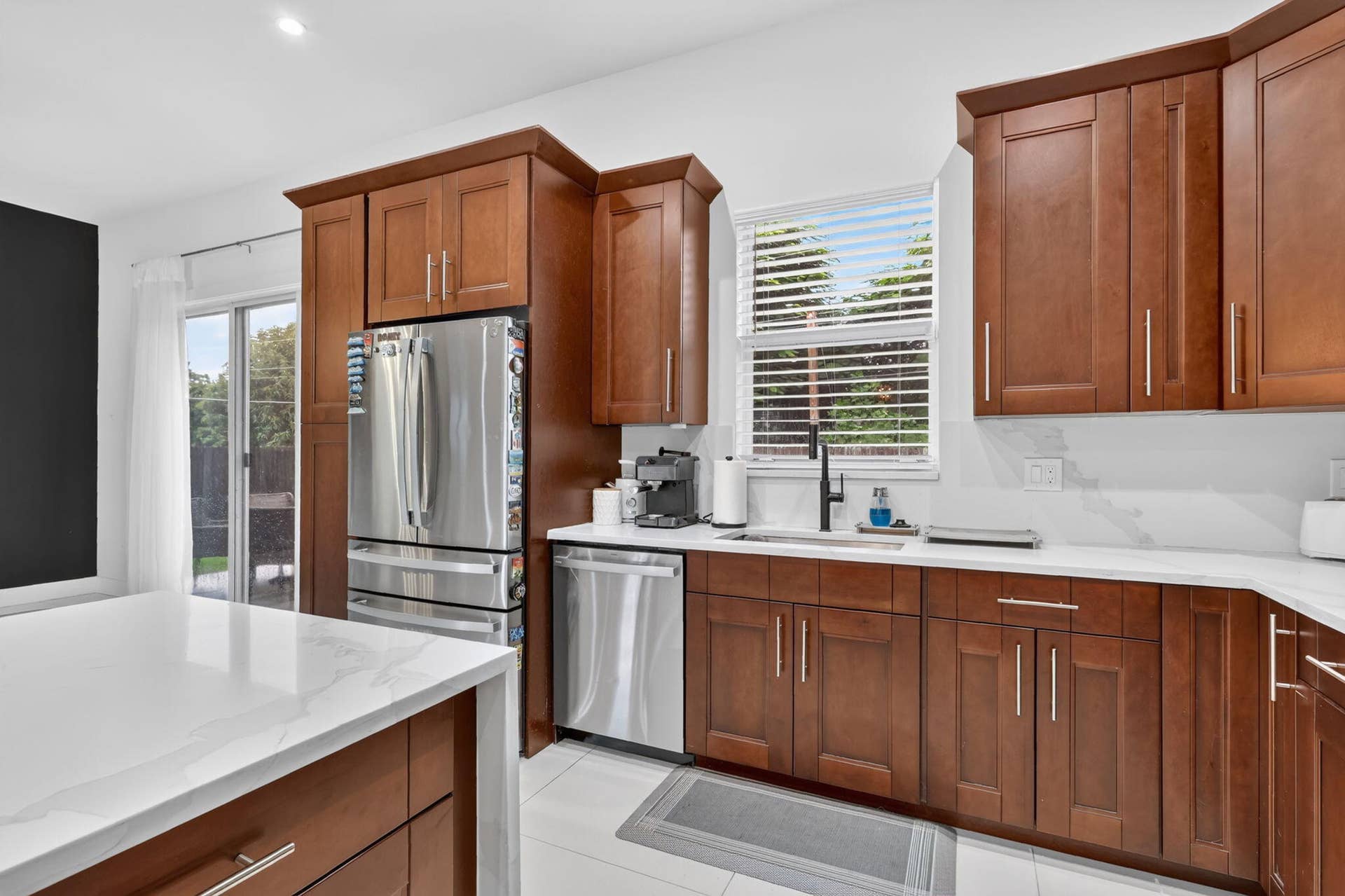gourmet kitchen with island