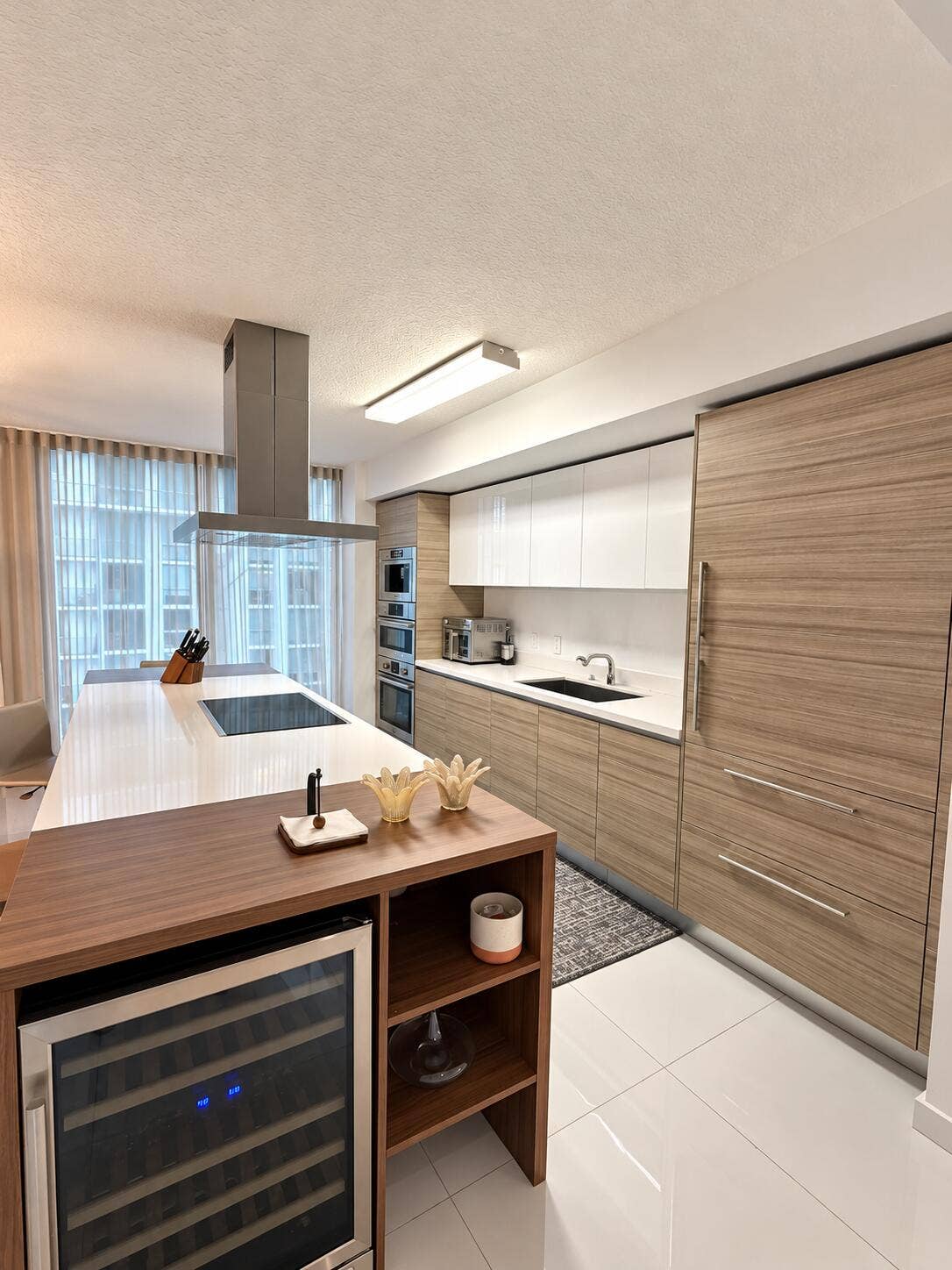 330 SUNNY ISLES Boulevard, #5-2408, Sunny Isles Beach, FL 33160 file_00000000313481f5b7755c4c3d666ee2