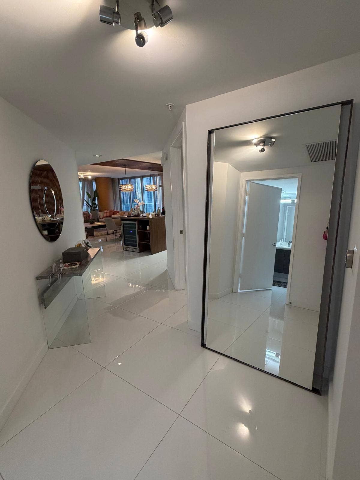 330 SUNNY ISLES Boulevard, #5-2408, Sunny Isles Beach, FL 33160 IMG-20261007-WA0003
