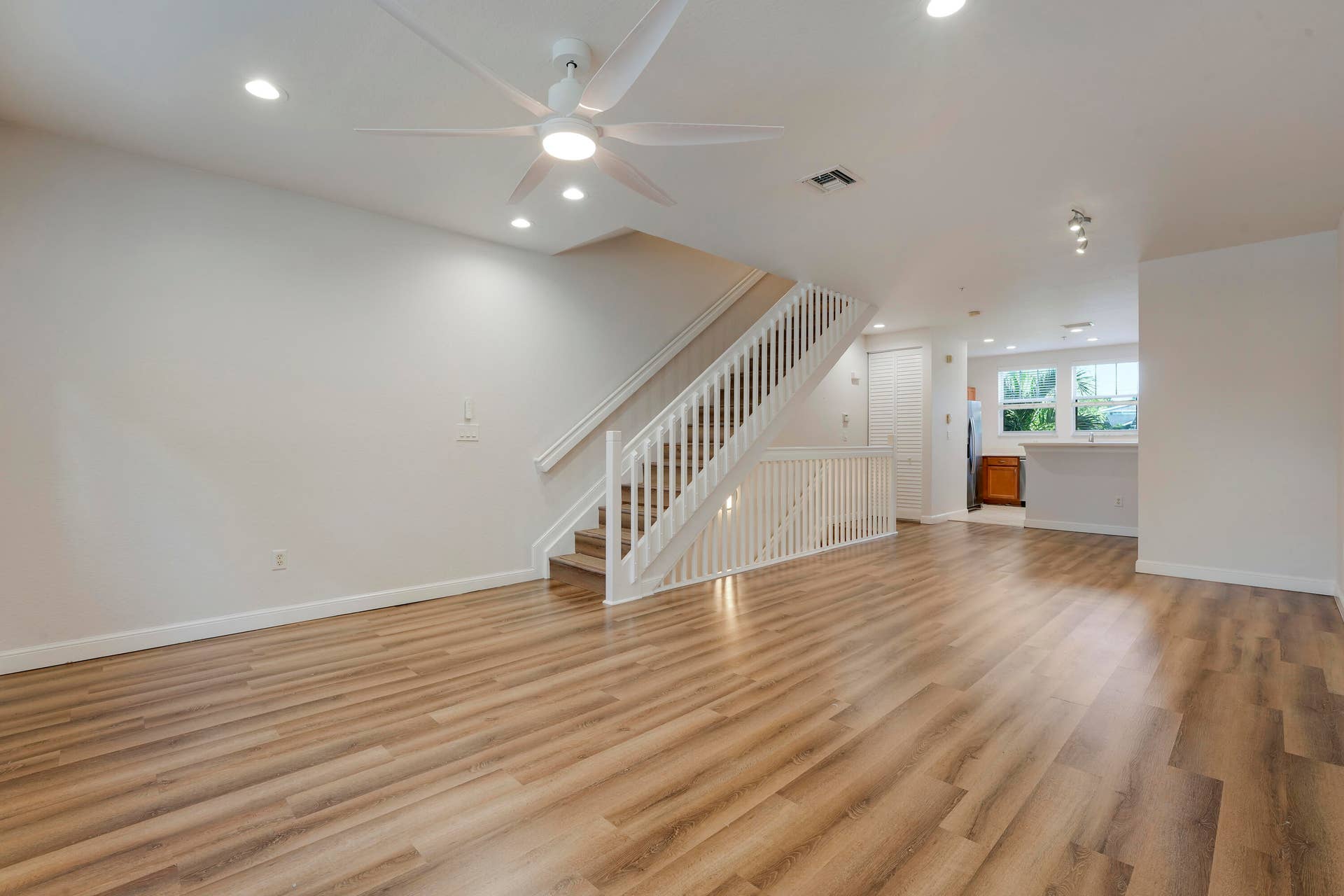 430 AMADOR Lane, #6, West Palm Beach, FL 33401 living room
