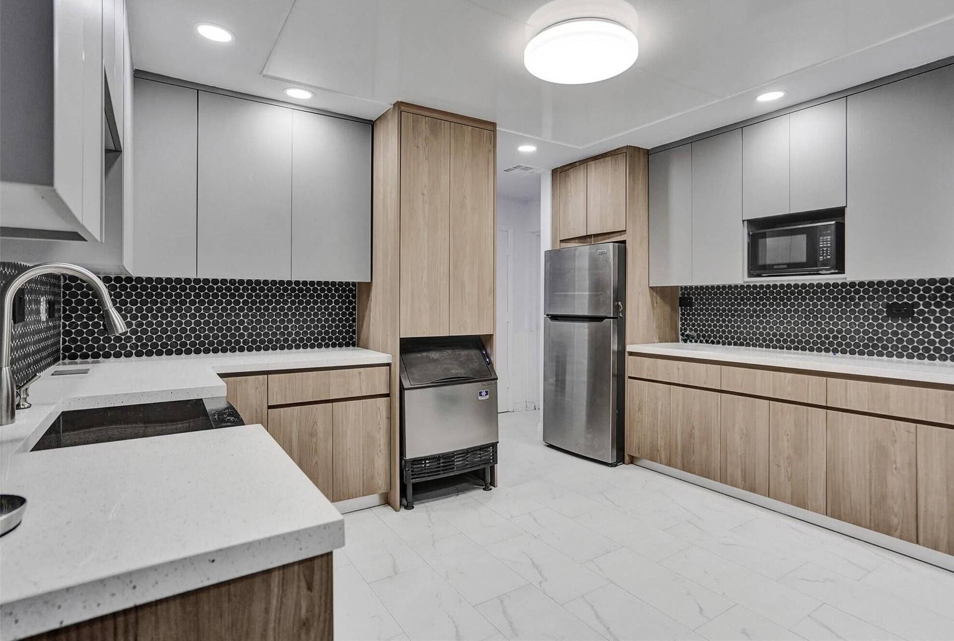 Association Kitchen 1