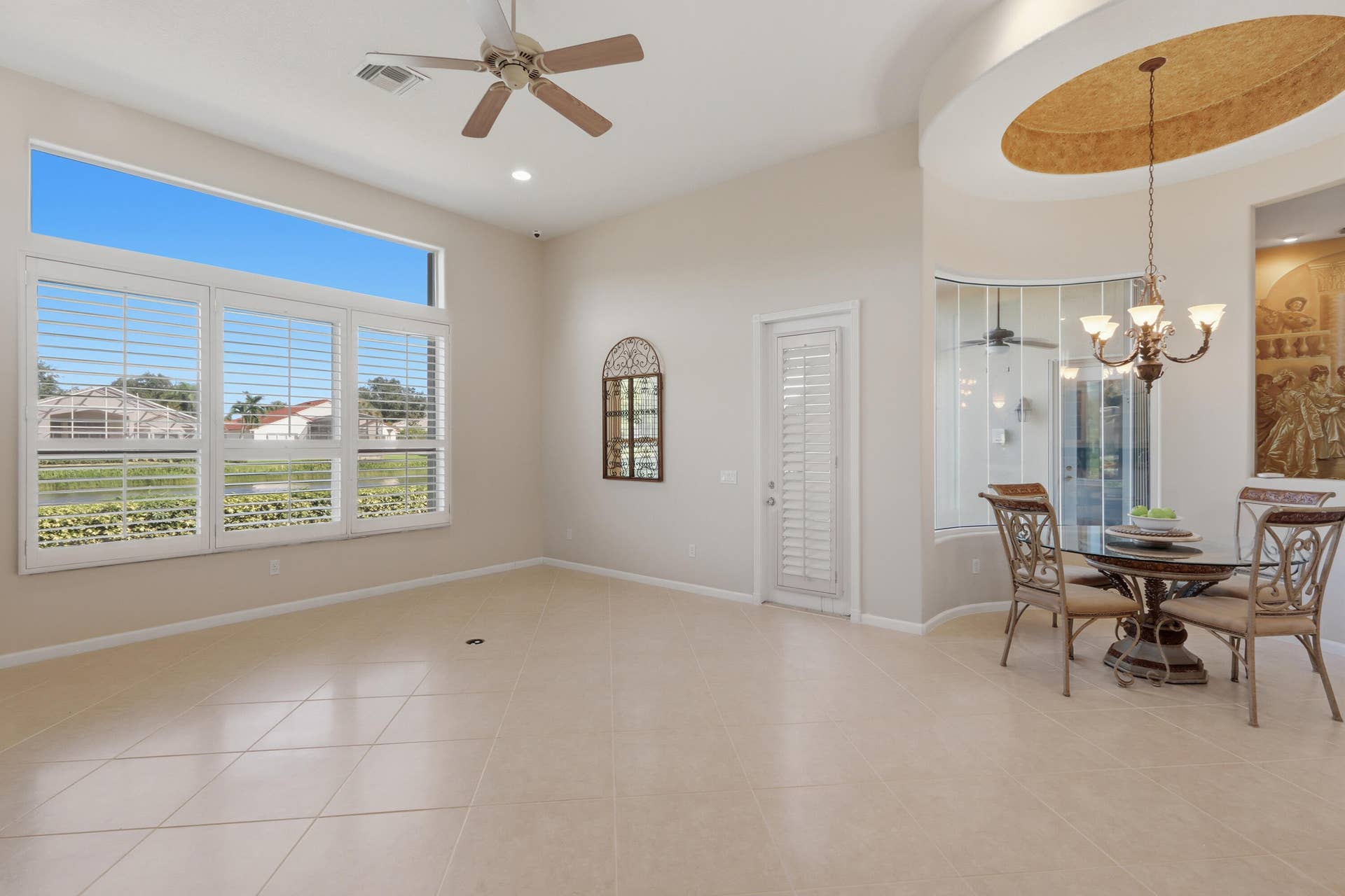 Eat-In Kitchen/Family Room