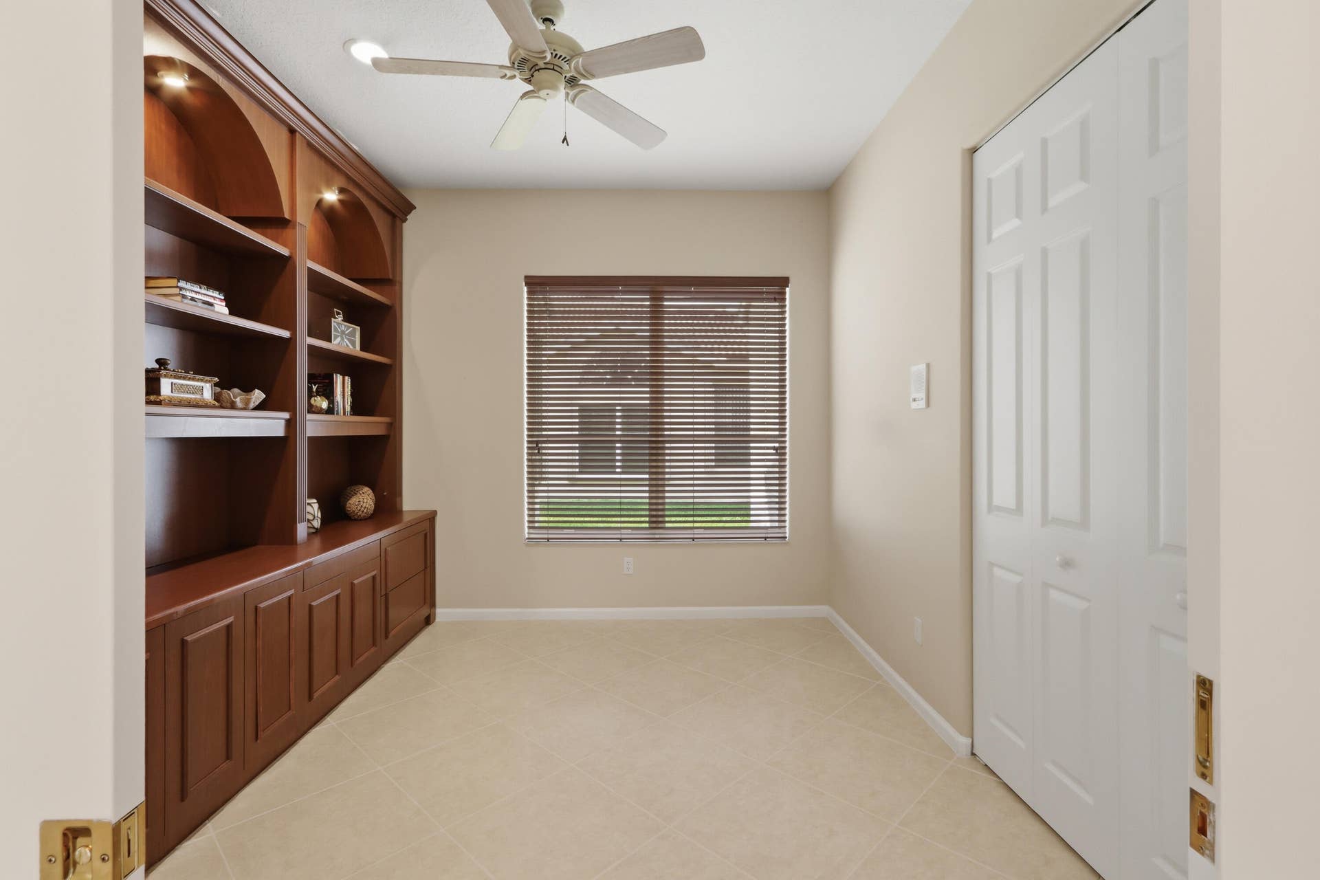 Den/Office/4th Bedroom