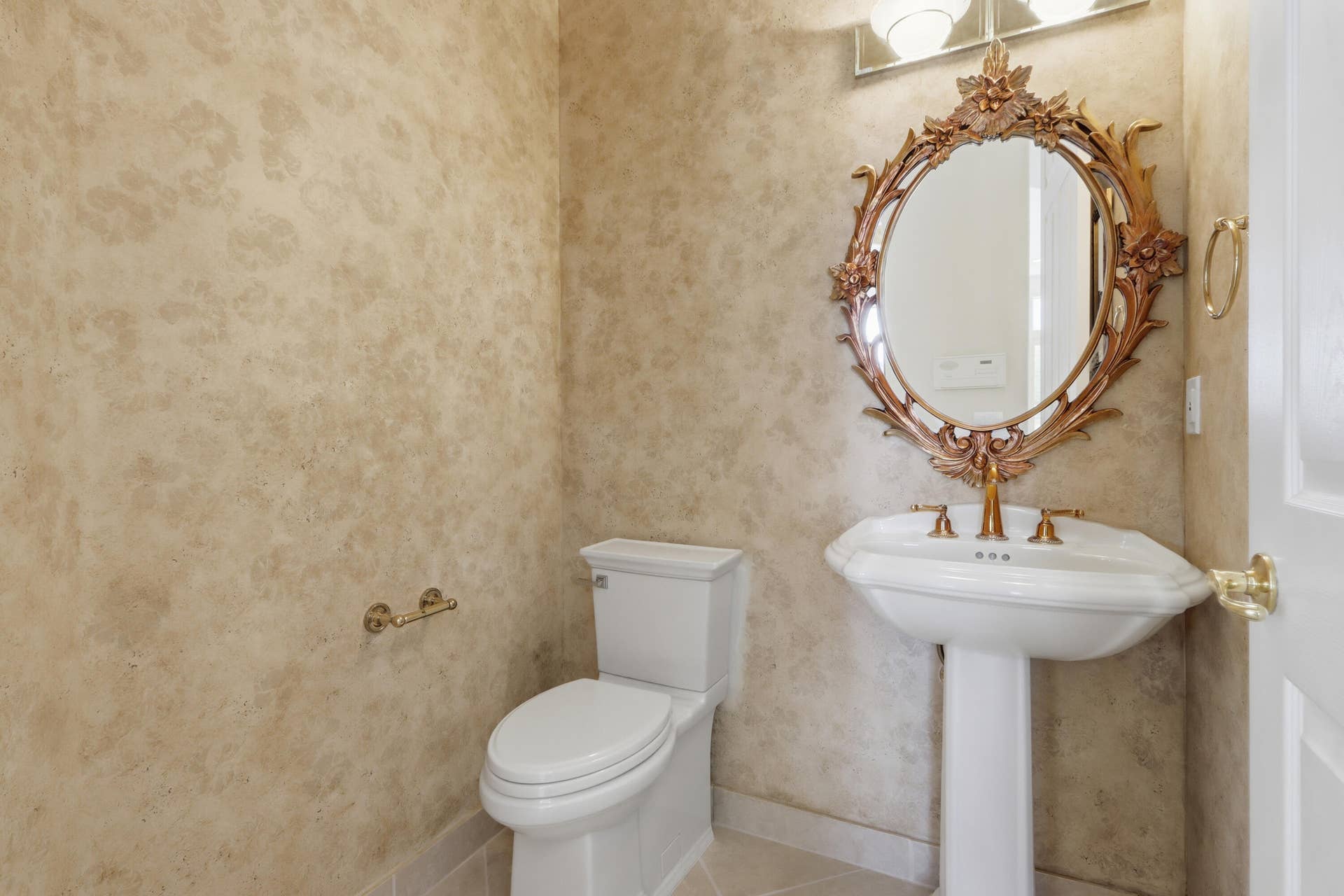 1/2 Bath