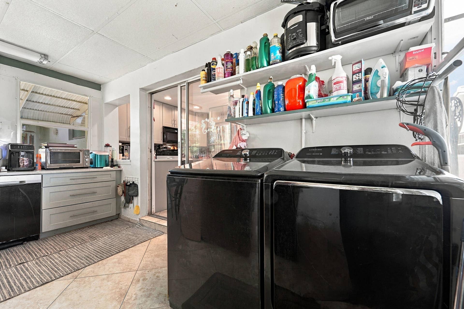 Enclosed Porch with Washer & Dryer