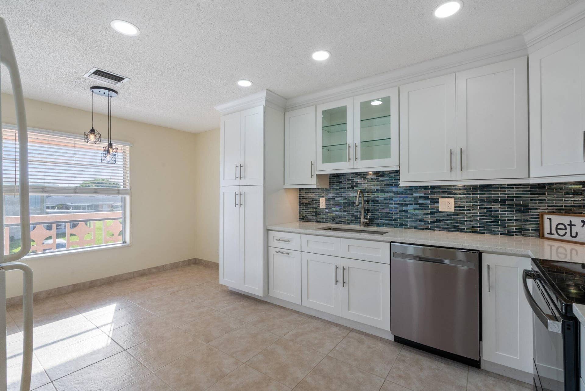 Spacious Eat in Kitchen Area