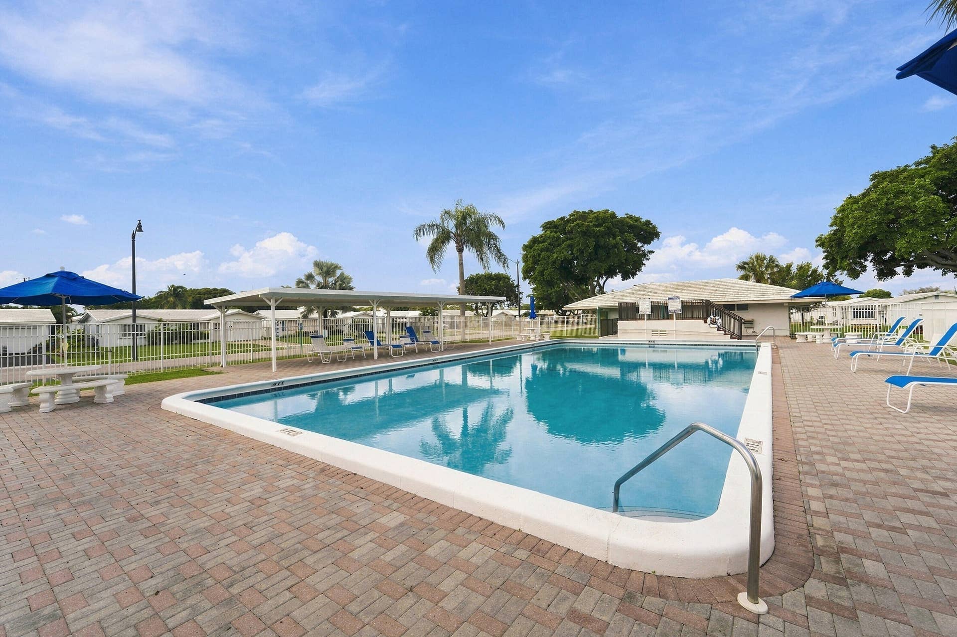 111 NW 25TH Court, Pompano Beach, FL 33064 Community Pool