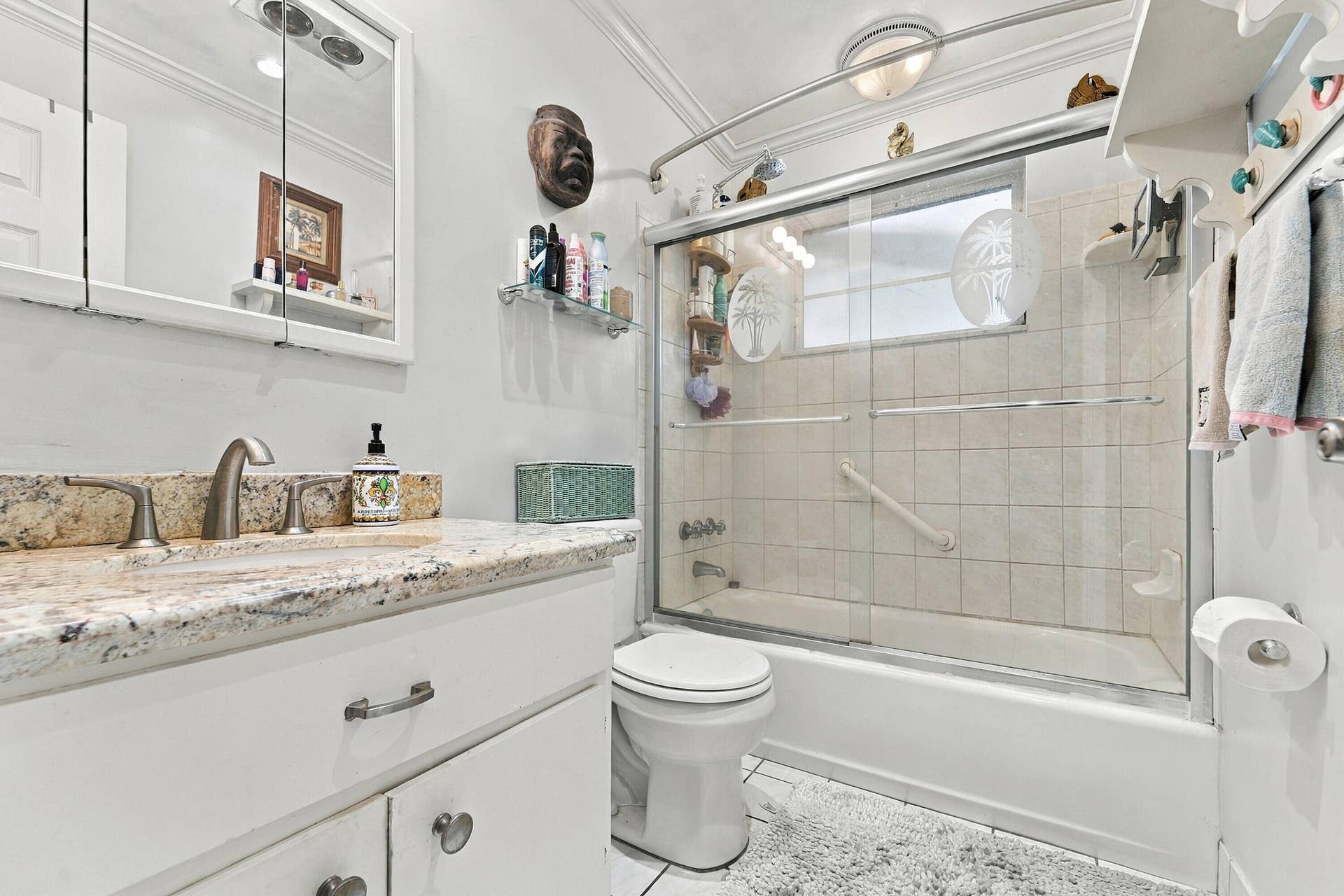 111 NW 25TH Court, Pompano Beach, FL 33064 Bathroom