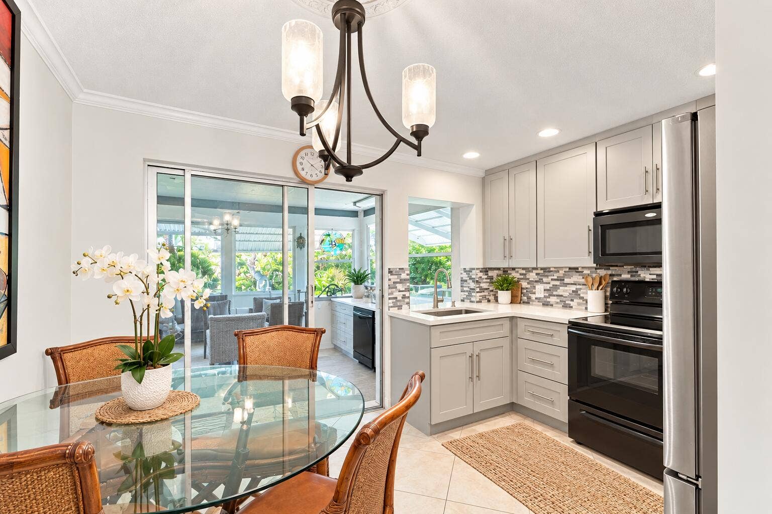 111 NW 25TH Court, Pompano Beach, FL 33064 Kitchen and Dining Nook 111 NW 25th CT -