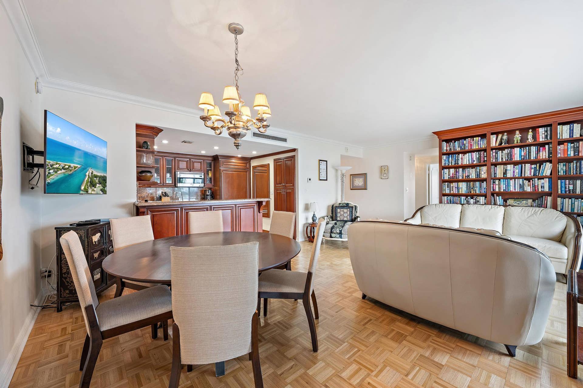250 BRADLEY Place, #408, Palm Beach, FL 33480 Dining