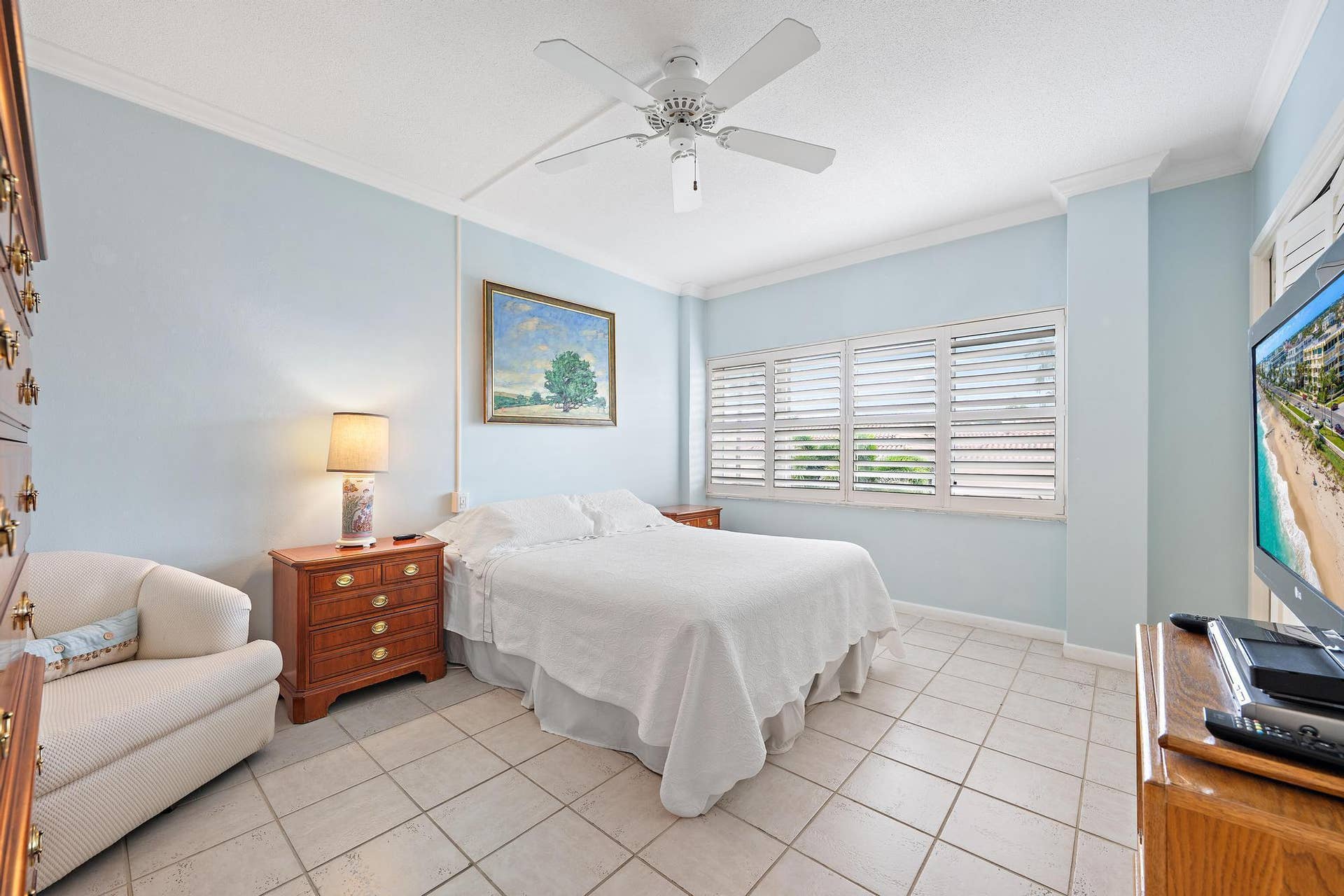 250 BRADLEY Place, #408, Palm Beach, FL 33480 Guest bed
