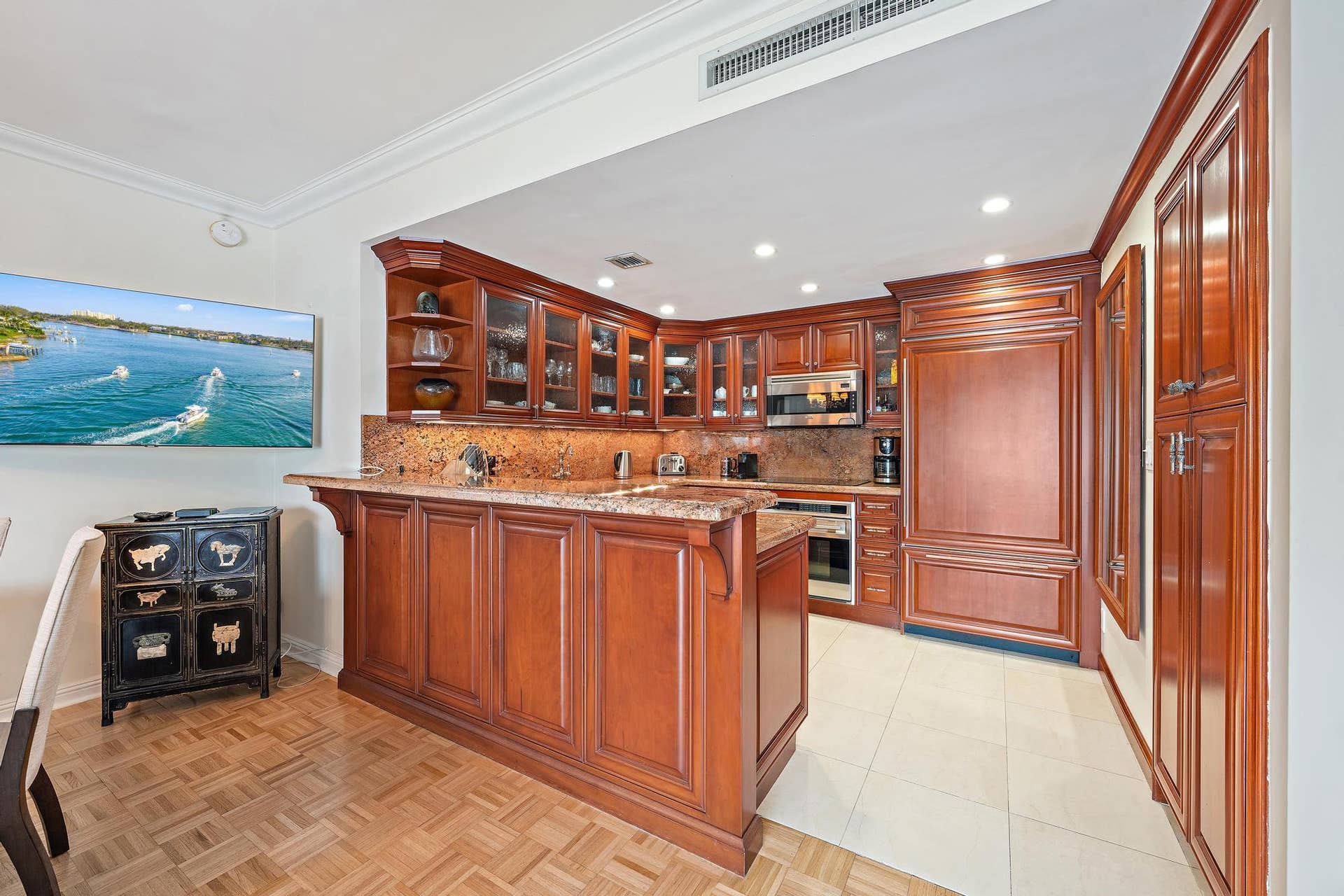 250 BRADLEY Place, #408, Palm Beach, FL 33480 Kitchen