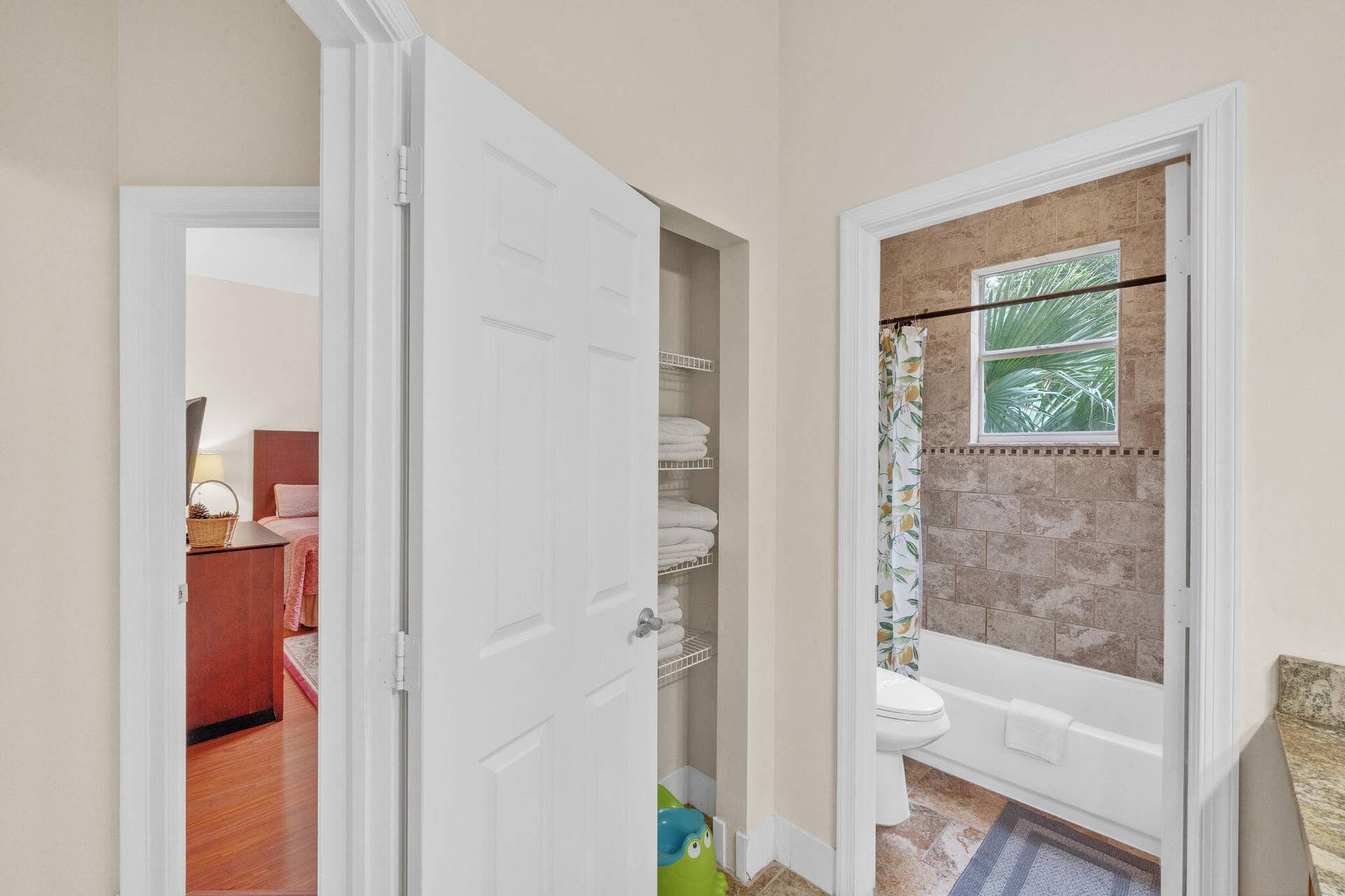 15250 Temple Boulevard, Loxahatchee, FL 33470 29 Guest Bath (3)
