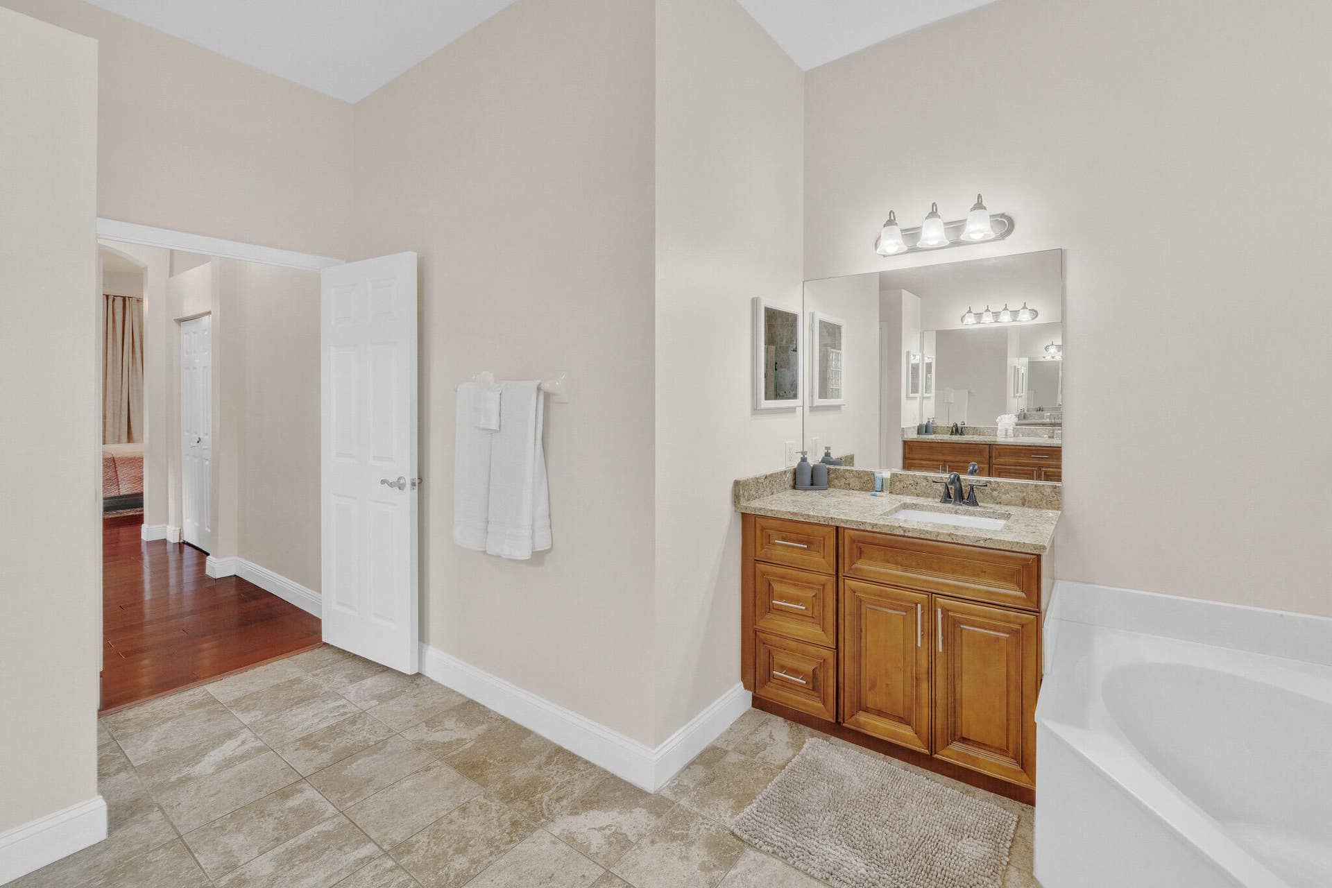 15250 Temple Boulevard, Loxahatchee, FL 33470 11 Primary Bath (5)