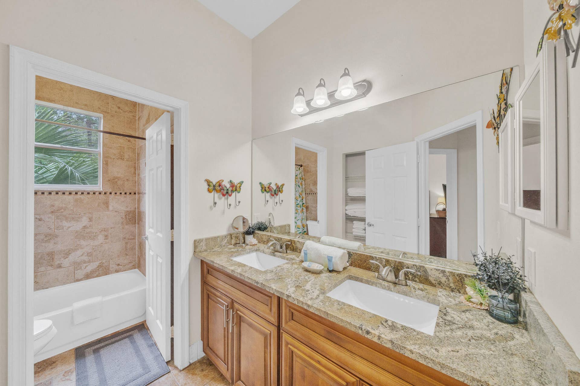 15250 Temple Boulevard, Loxahatchee, FL 33470 29 Guest Bath (2)