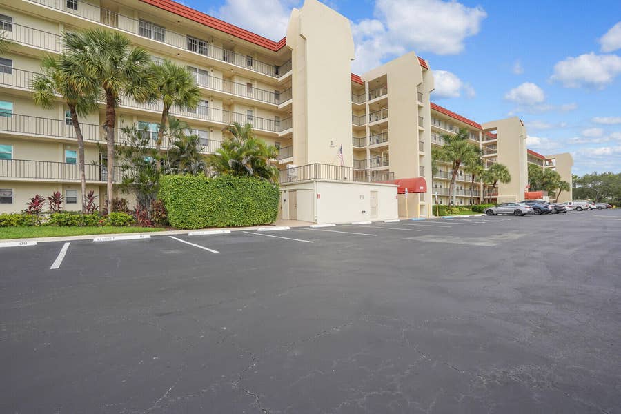Property photo for 3959 VIA POINCIANA, #503, Lake Worth, FL