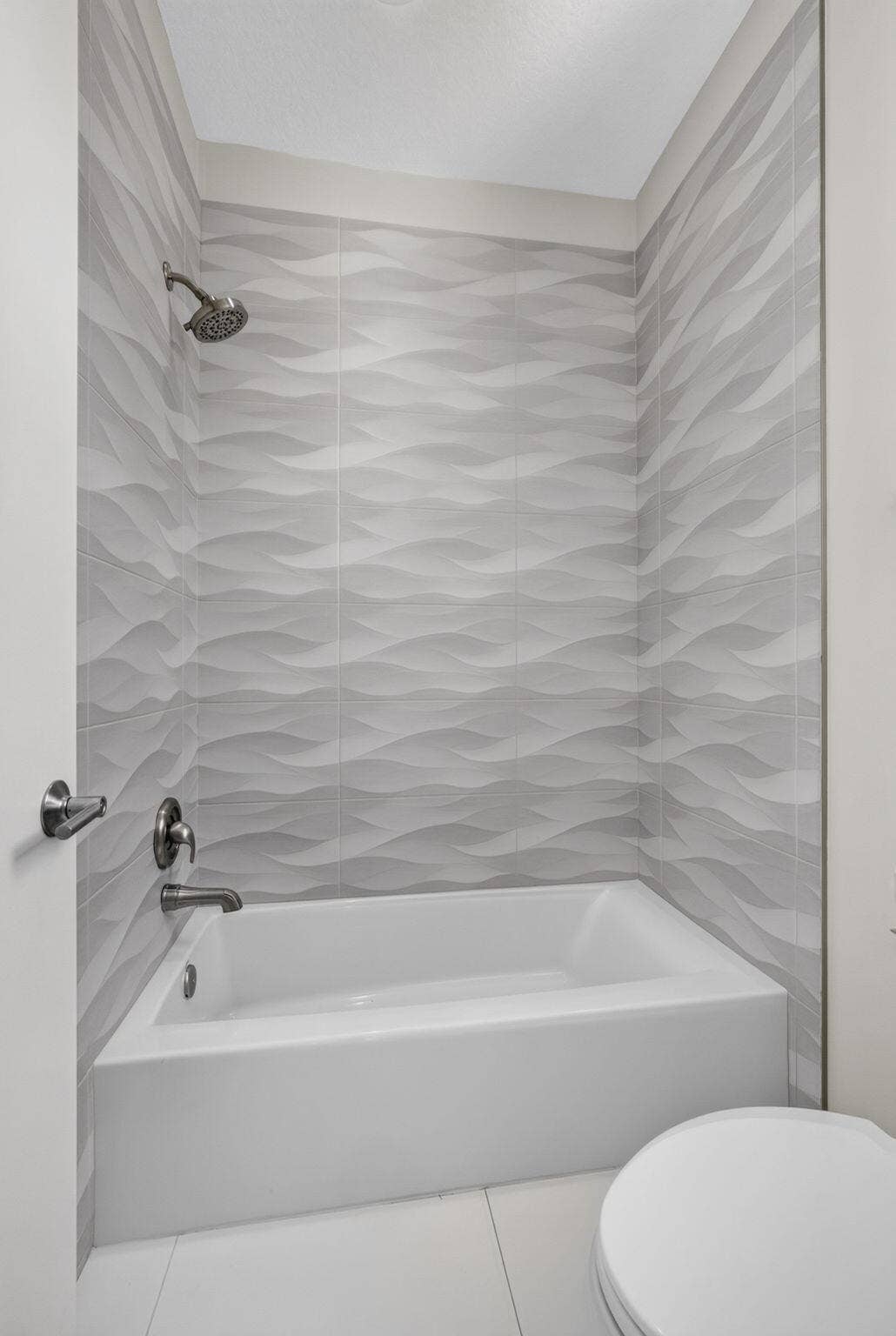 Bathroom 2 - Tub/Shower