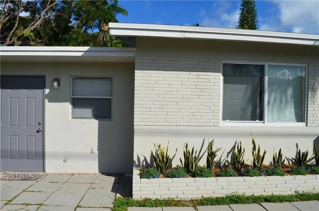 1721 NE 9TH Street, #1-5, Fort Lauderdale, FL 33304 1721 4
