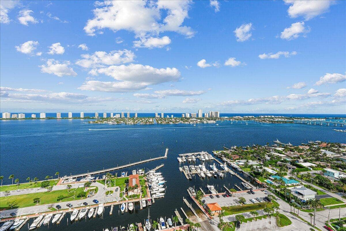 220 LAKE SHORE Drive, #2406, West Palm Beach, FL 33403 52-DSC07396