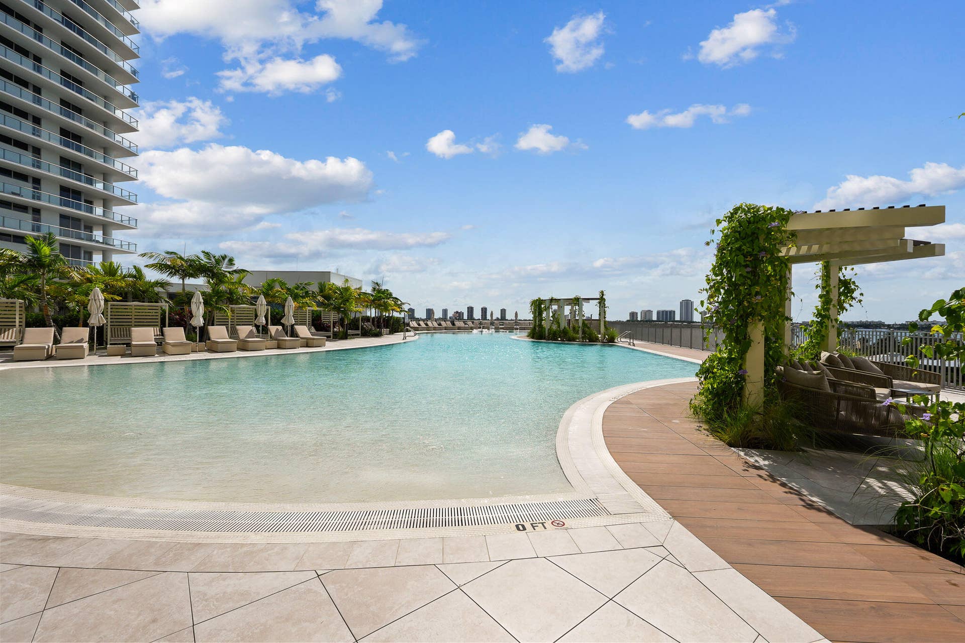 220 LAKE SHORE Drive, #2406, West Palm Beach, FL 33403 DSC05200