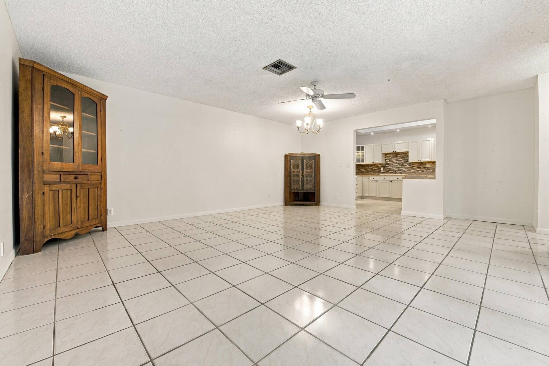 801 NW 30TH Avenue, #C, Delray Beach, FL 33445 Living room