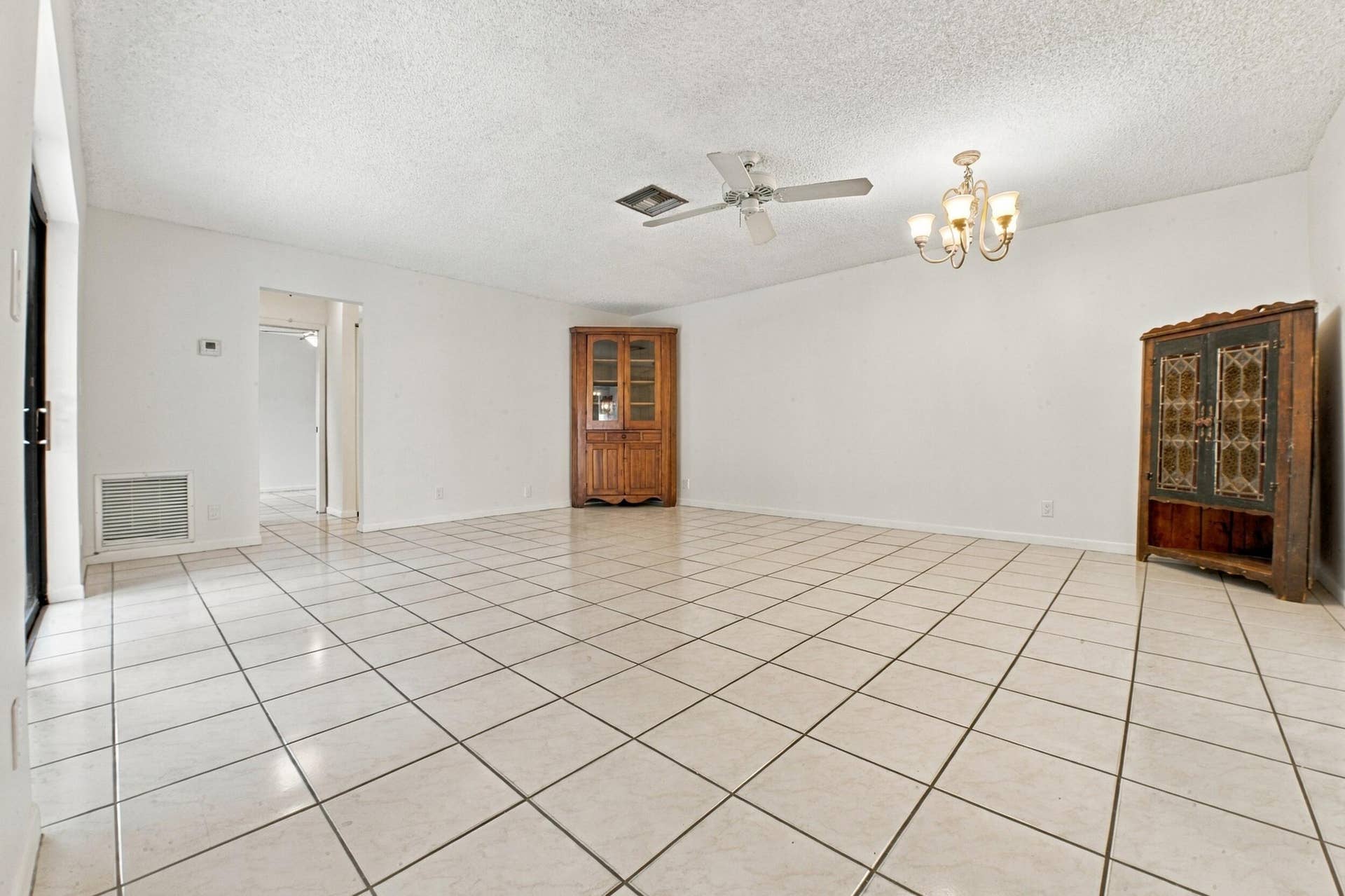801 NW 30TH Avenue, #C, Delray Beach, FL 33445 Living room