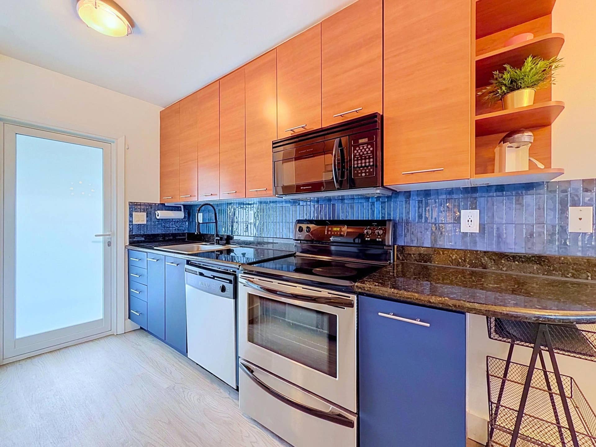 3250 NE 28th Street, #110, Fort Lauderdale, FL 33308 Kitchen