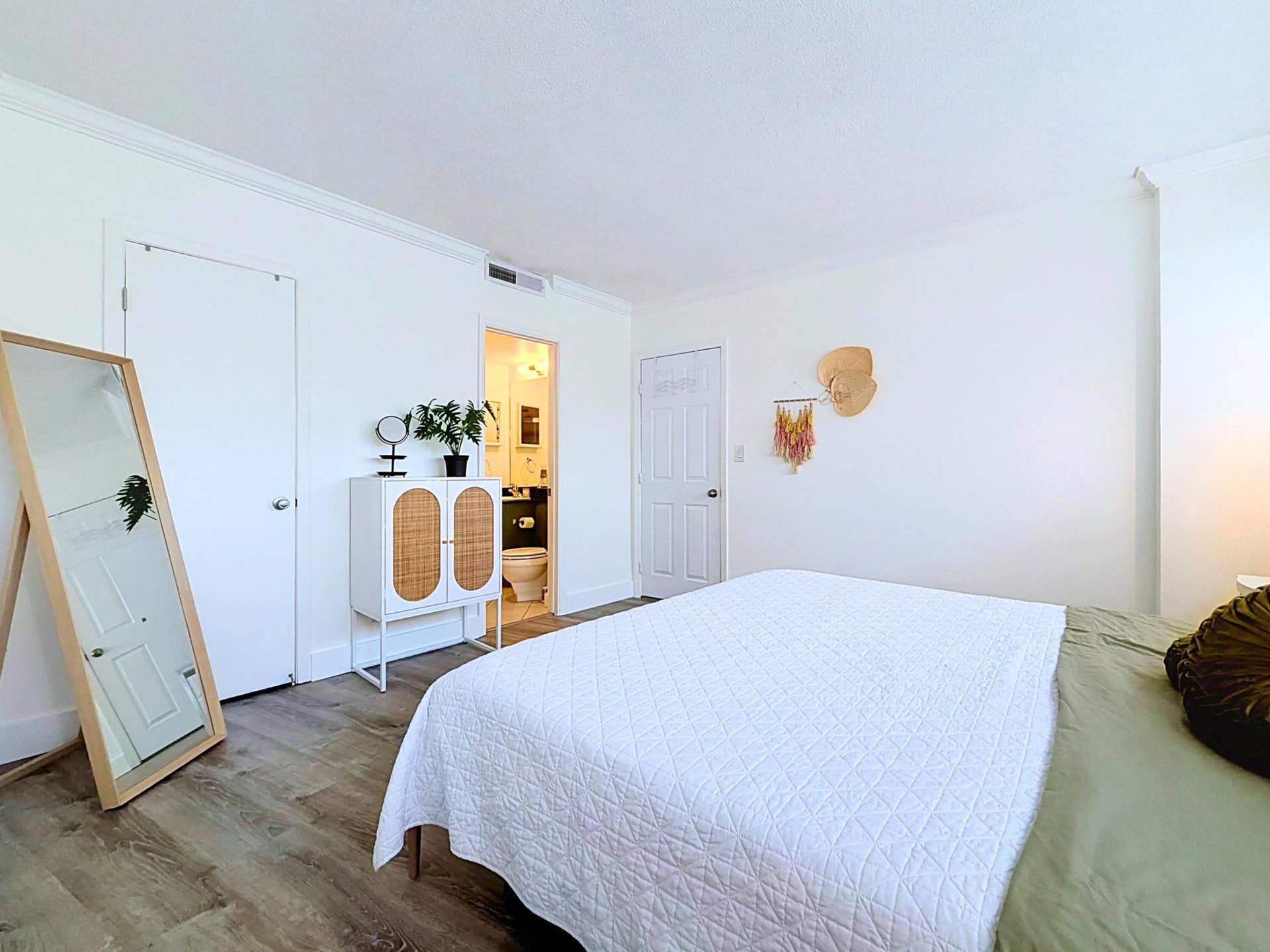 3250 NE 28th Street, #110, Fort Lauderdale, FL 33308 Primary Bedroom