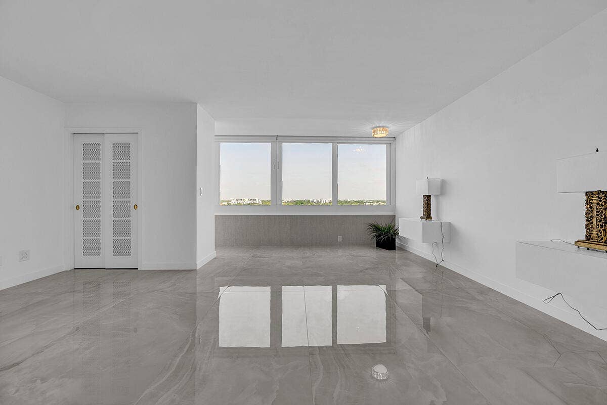 201 N Riverside Drive, #802, Pompano Beach, FL 33062 DSC08900