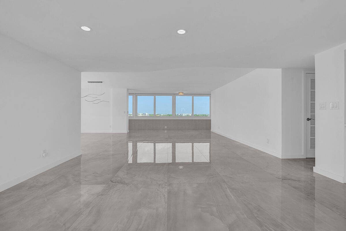 201 N Riverside Drive, #802, Pompano Beach, FL 33062 DSC08864