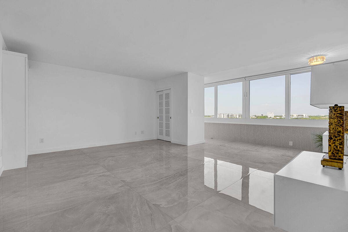 201 N Riverside Drive, #802, Pompano Beach, FL 33062 DSC08897