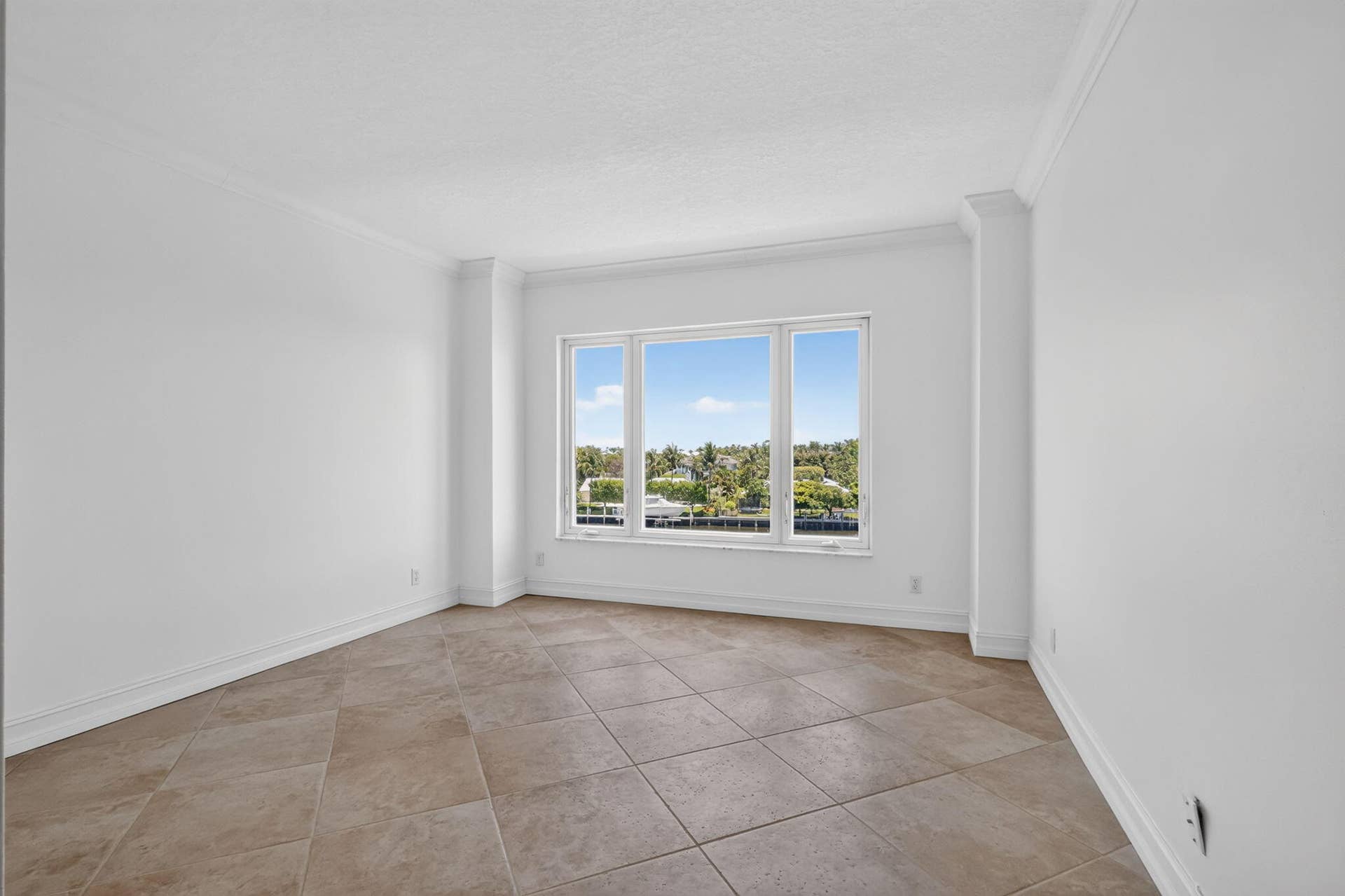 555 SE 6TH Avenue, #4F, Delray Beach, FL 33483 20-web-or-mls-_14A0313