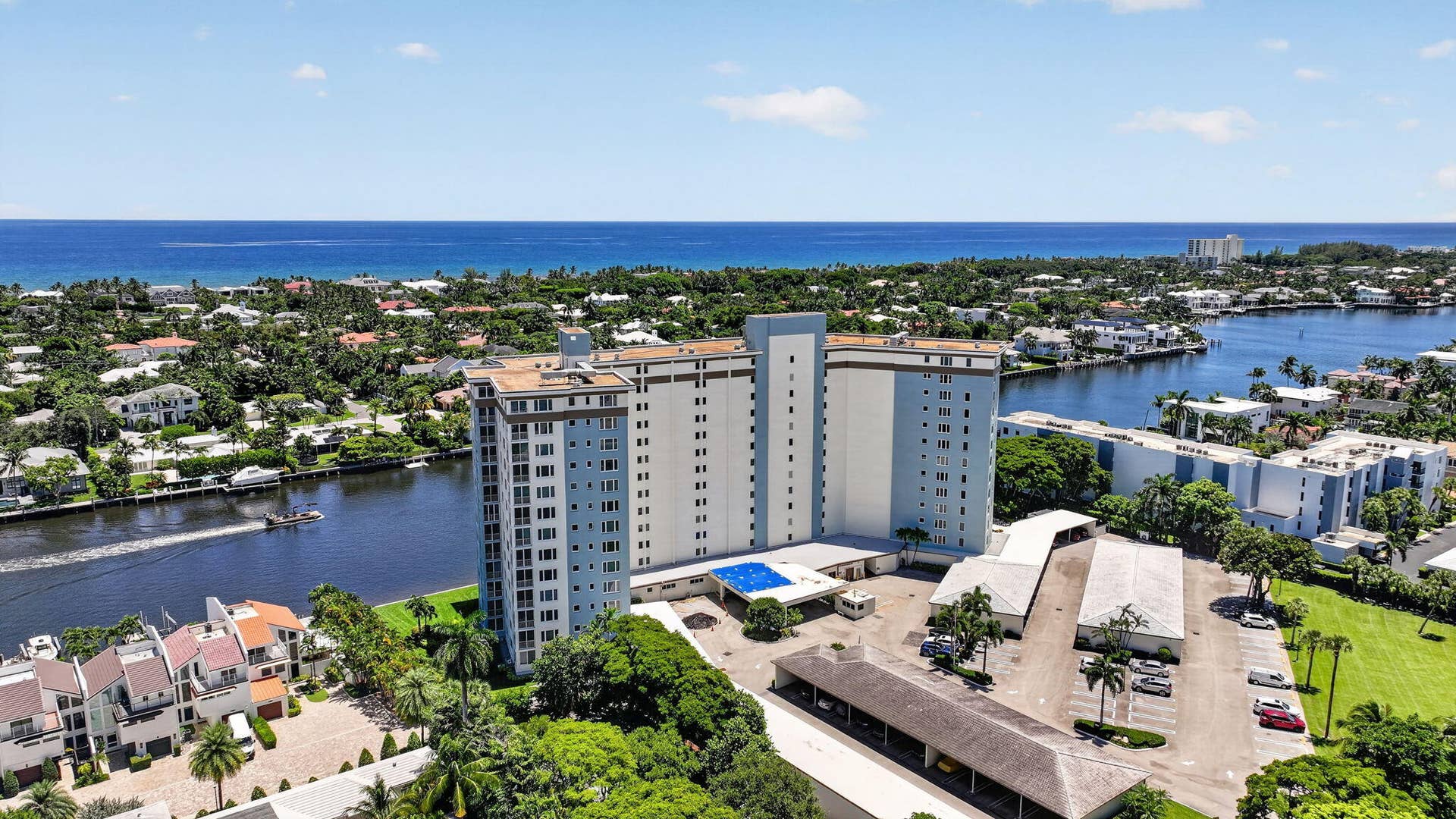 555 SE 6TH Avenue, #4F, Delray Beach, FL 33483 34-web-or-mls-DJI_20260811132700_0127_D