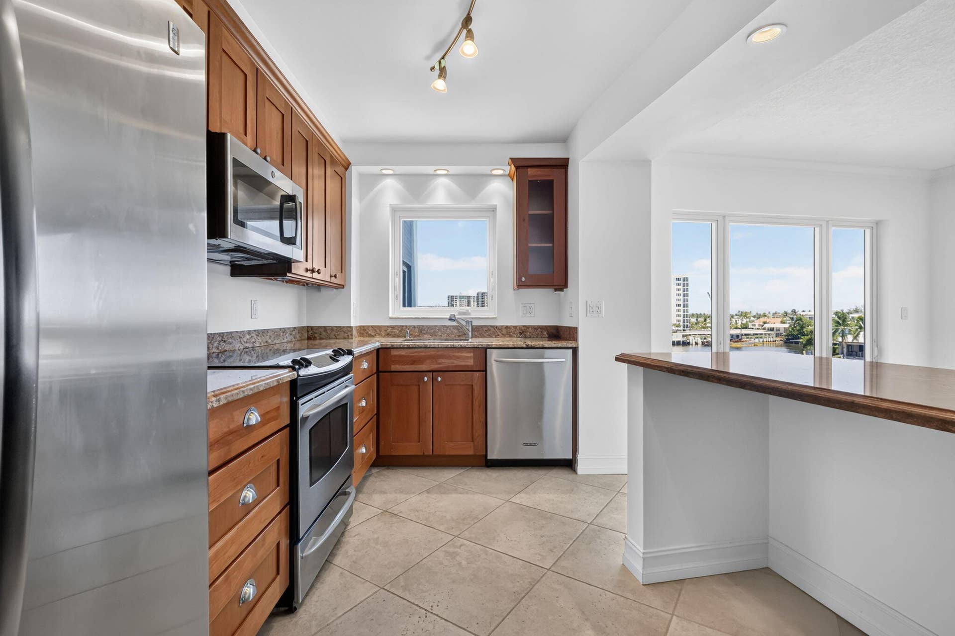 555 SE 6TH Avenue, #4F, Delray Beach, FL 33483 14-web-or-mls-_14A0280