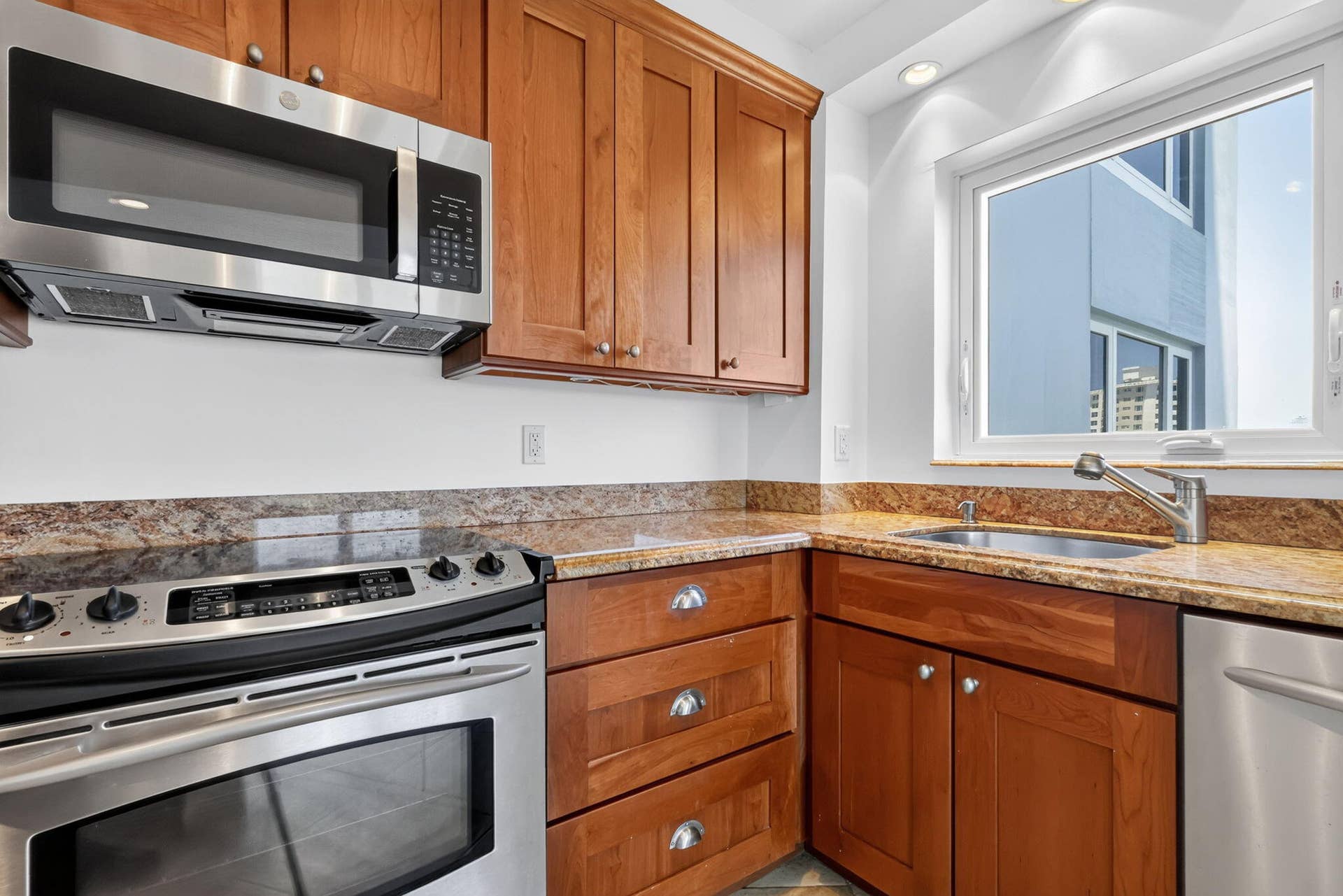 555 SE 6TH Avenue, #4F, Delray Beach, FL 33483 15-web-or-mls-_14A0286